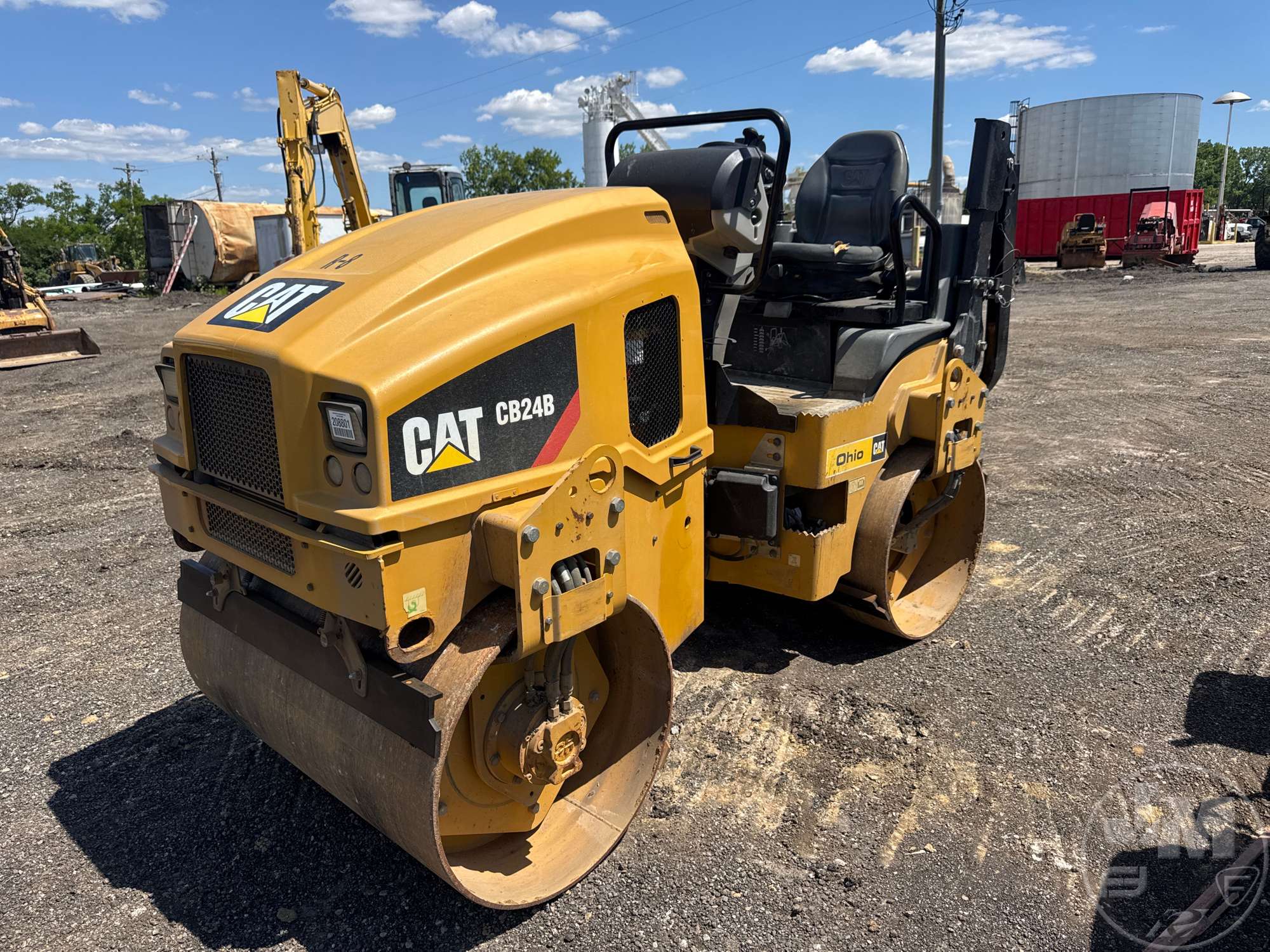 Photo of a  Caterpillar CB24B