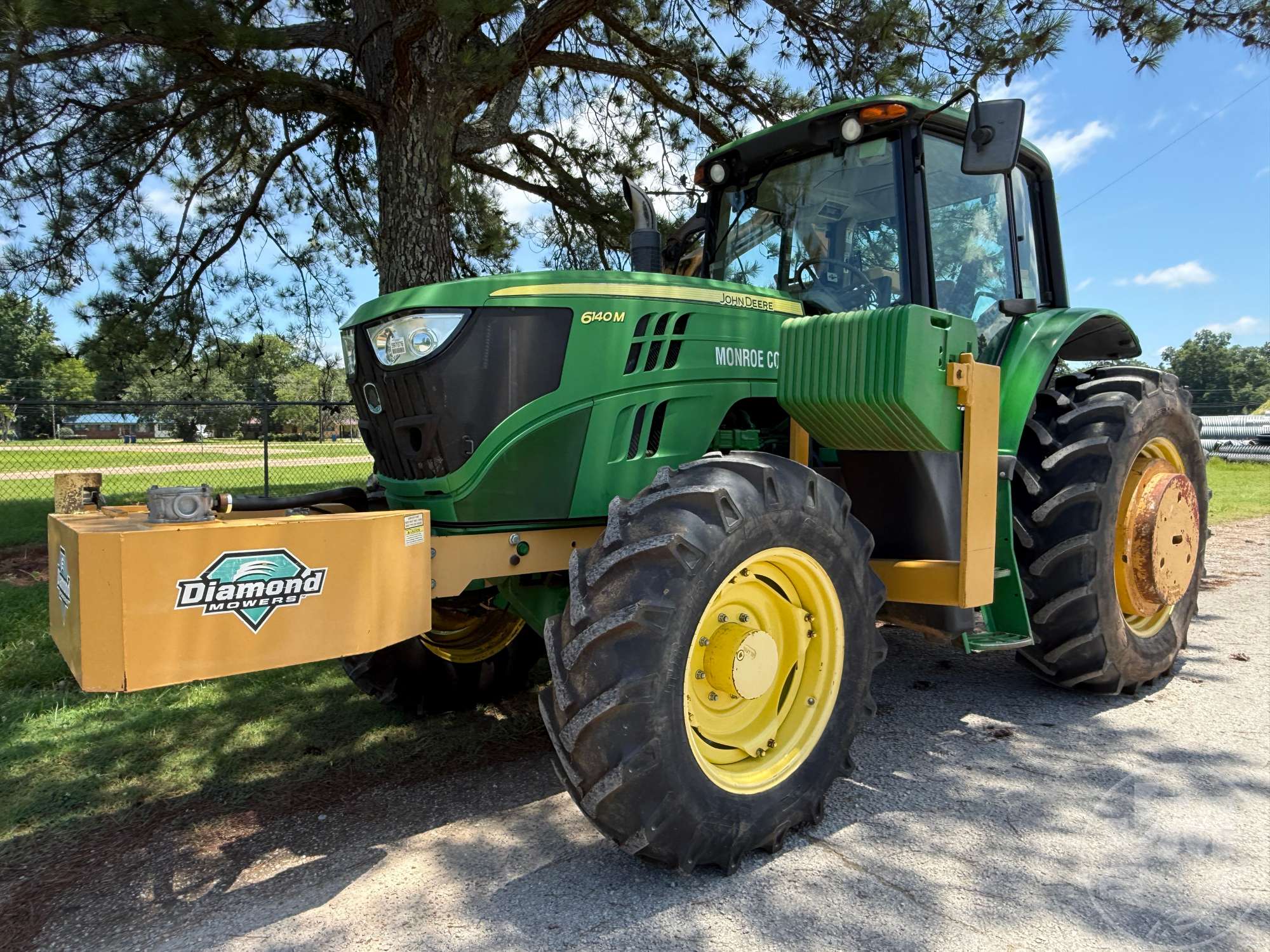 Photo of a 2014 John Deere 6140M