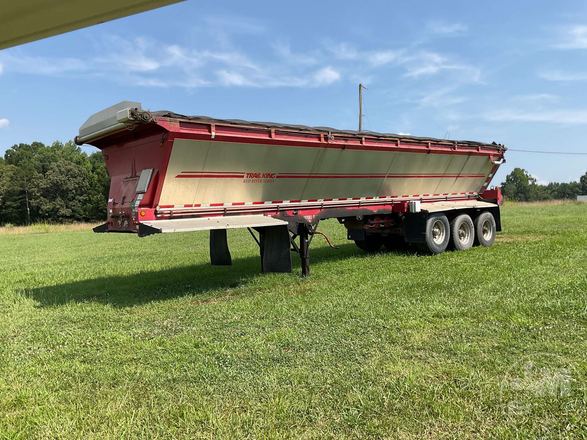 Photo of a 2009 Trail King OLB332NG
