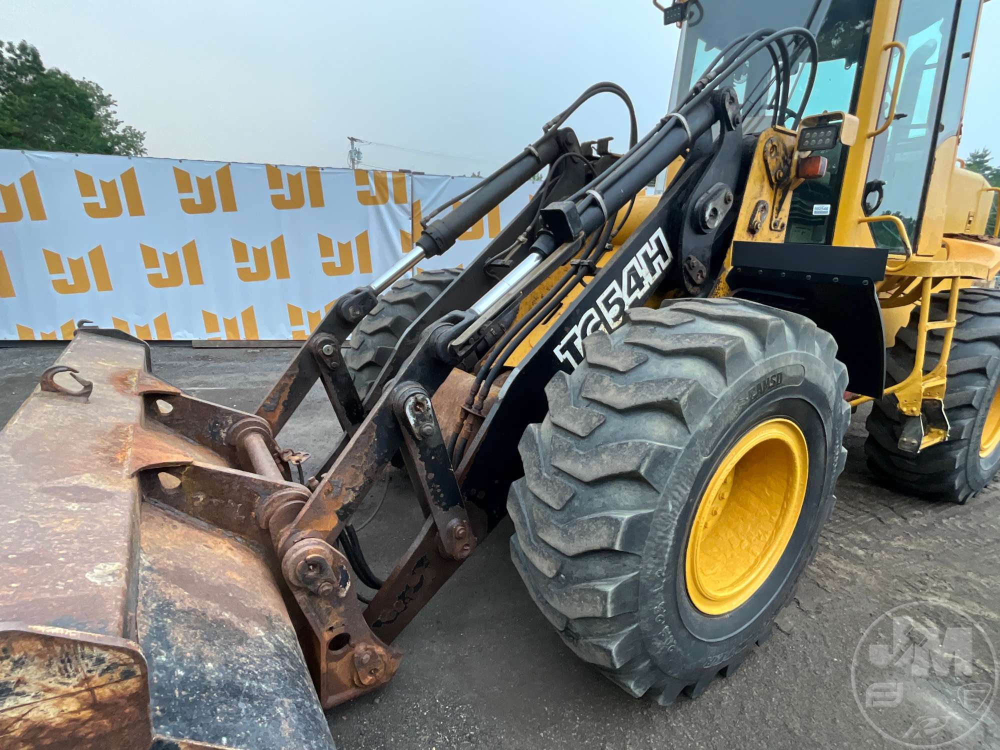 2001 John Deere TC54H