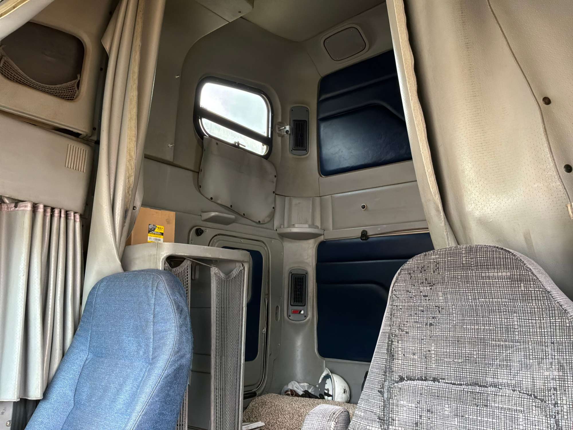 2001 Freightliner CST120