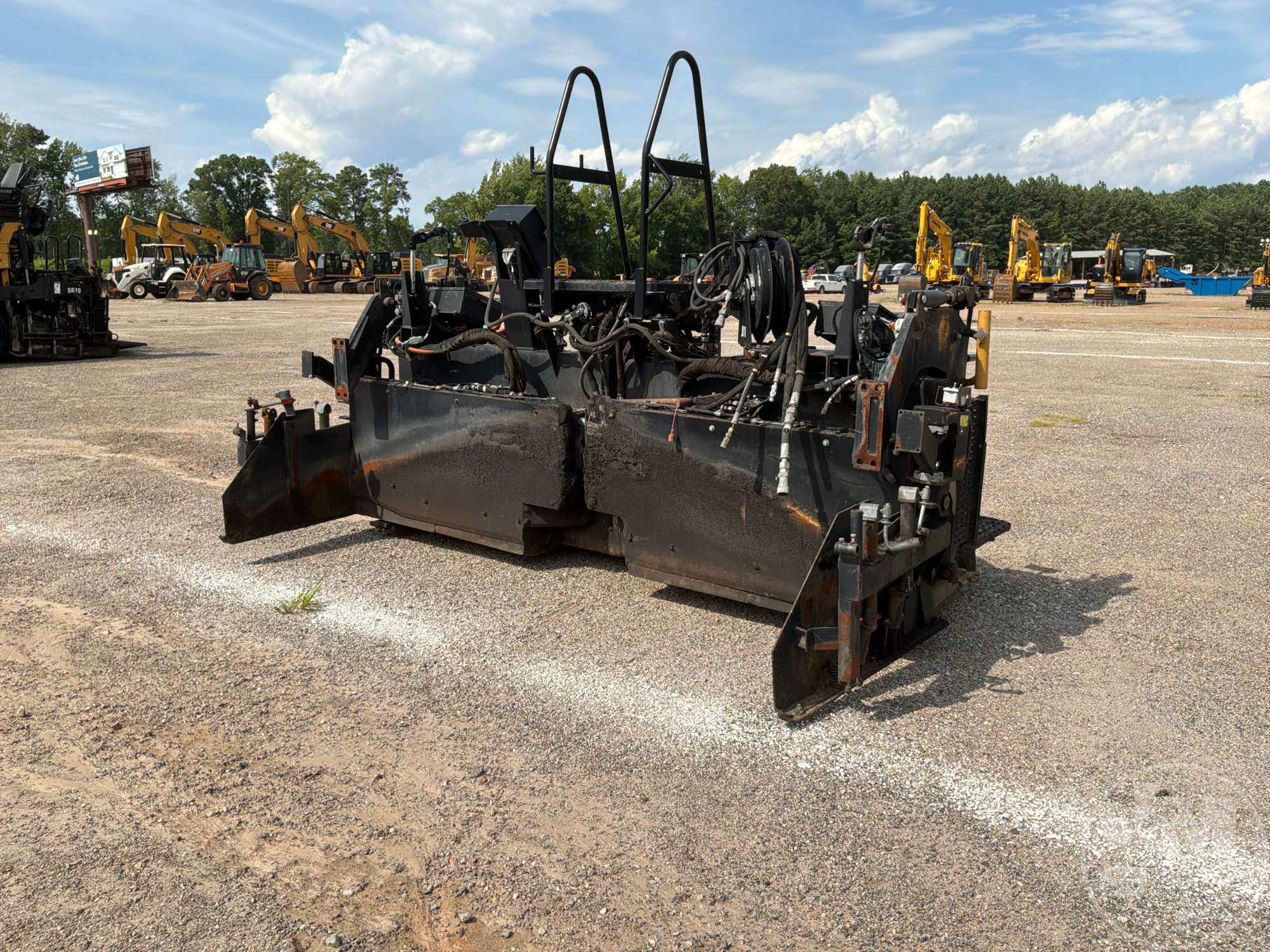 Photo of Caterpillar AS2302 VERS-A-MAT
