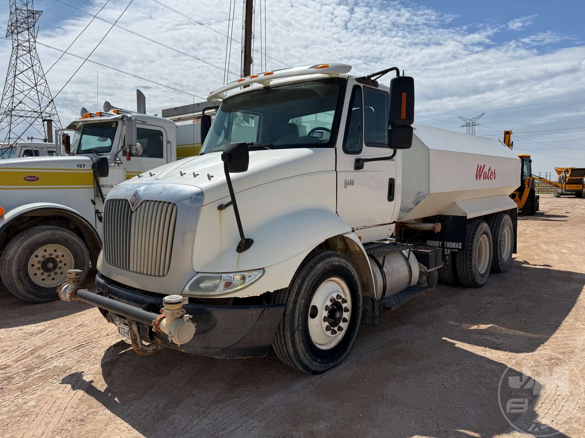 Photo of a 2006 International TRANSTAR 8600 3500 GALLON T/A