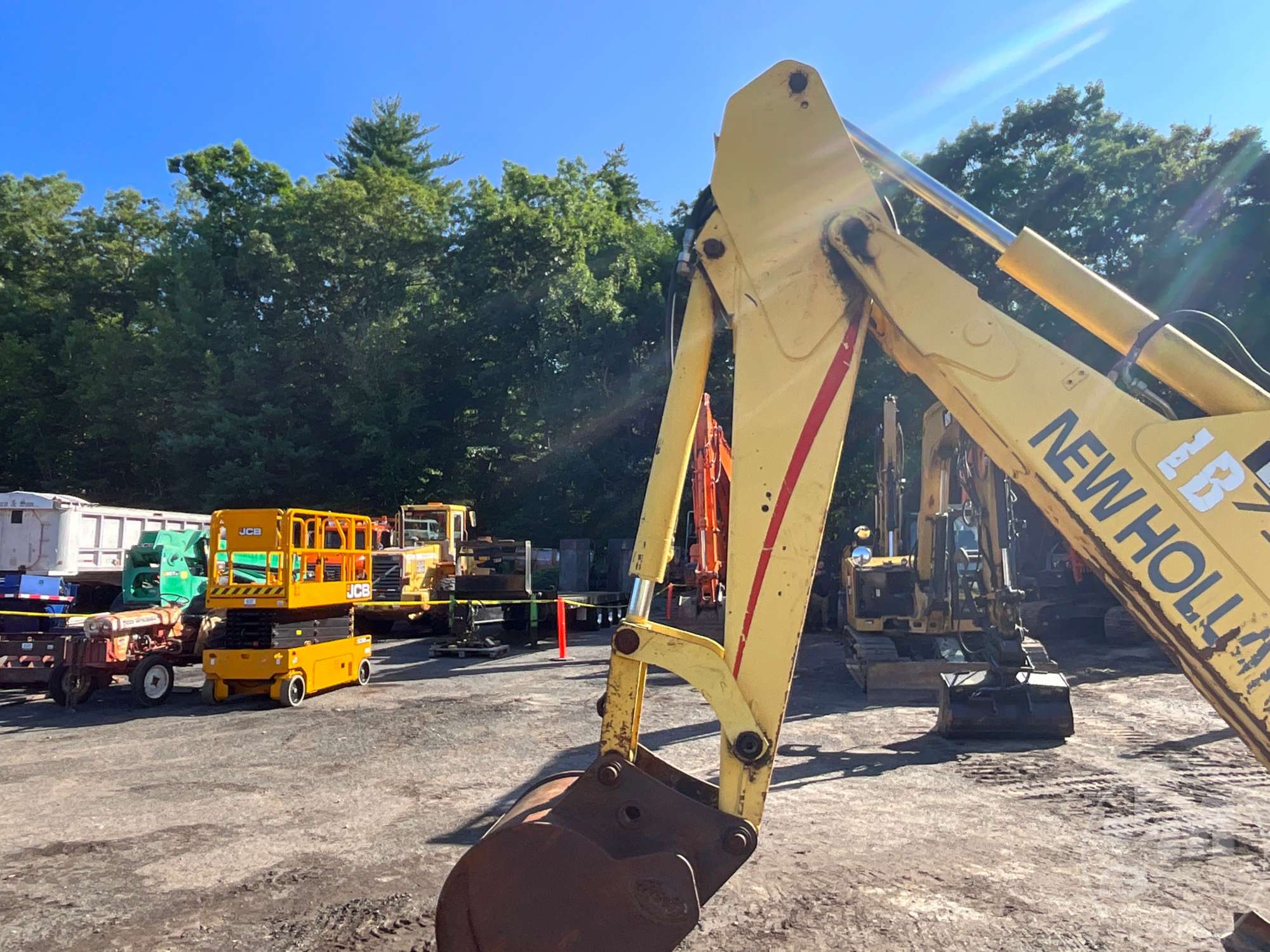 2004 New Holland LB75.B