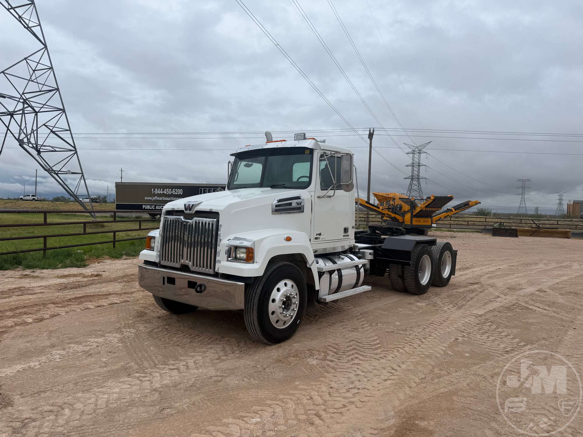 Photo of a 2015 Western Star 4700