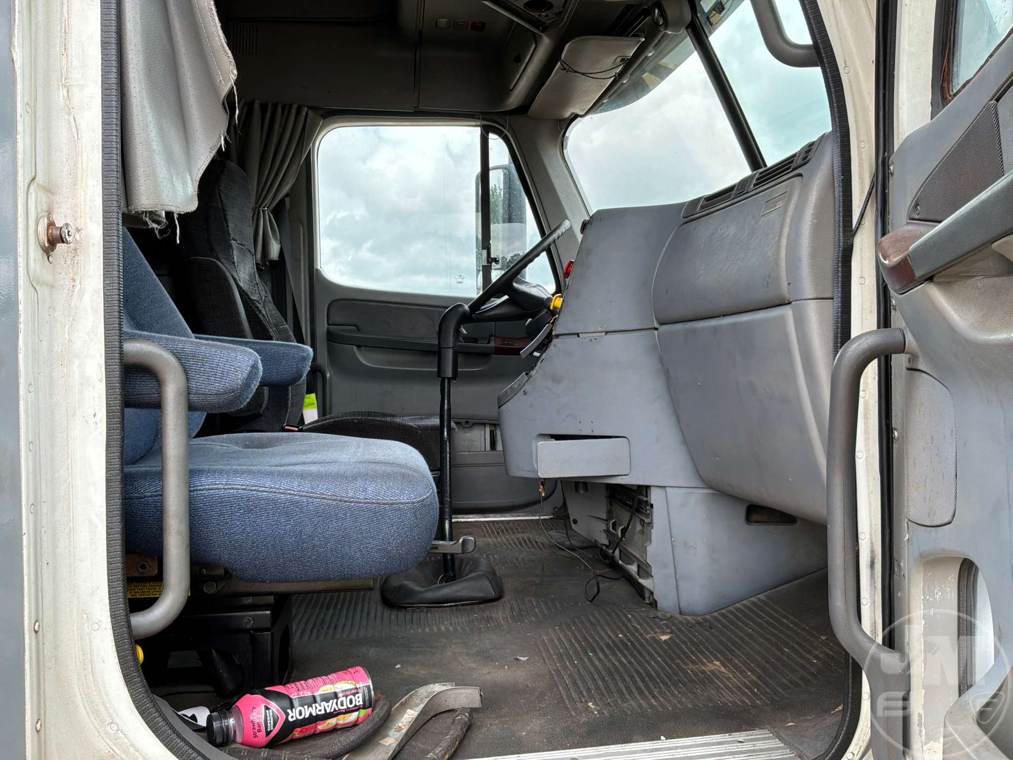 2001 Freightliner CST120