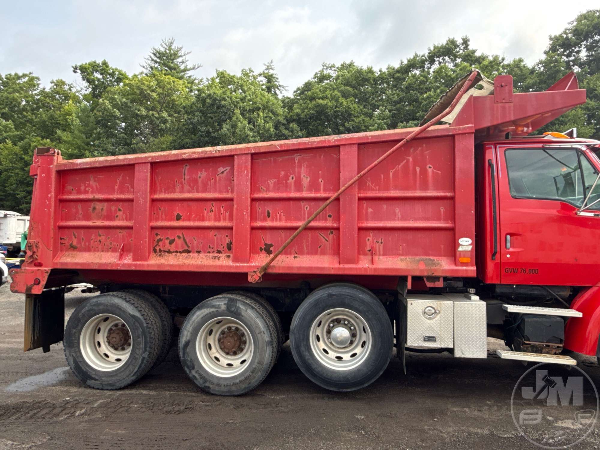 1998 Ford LT9513