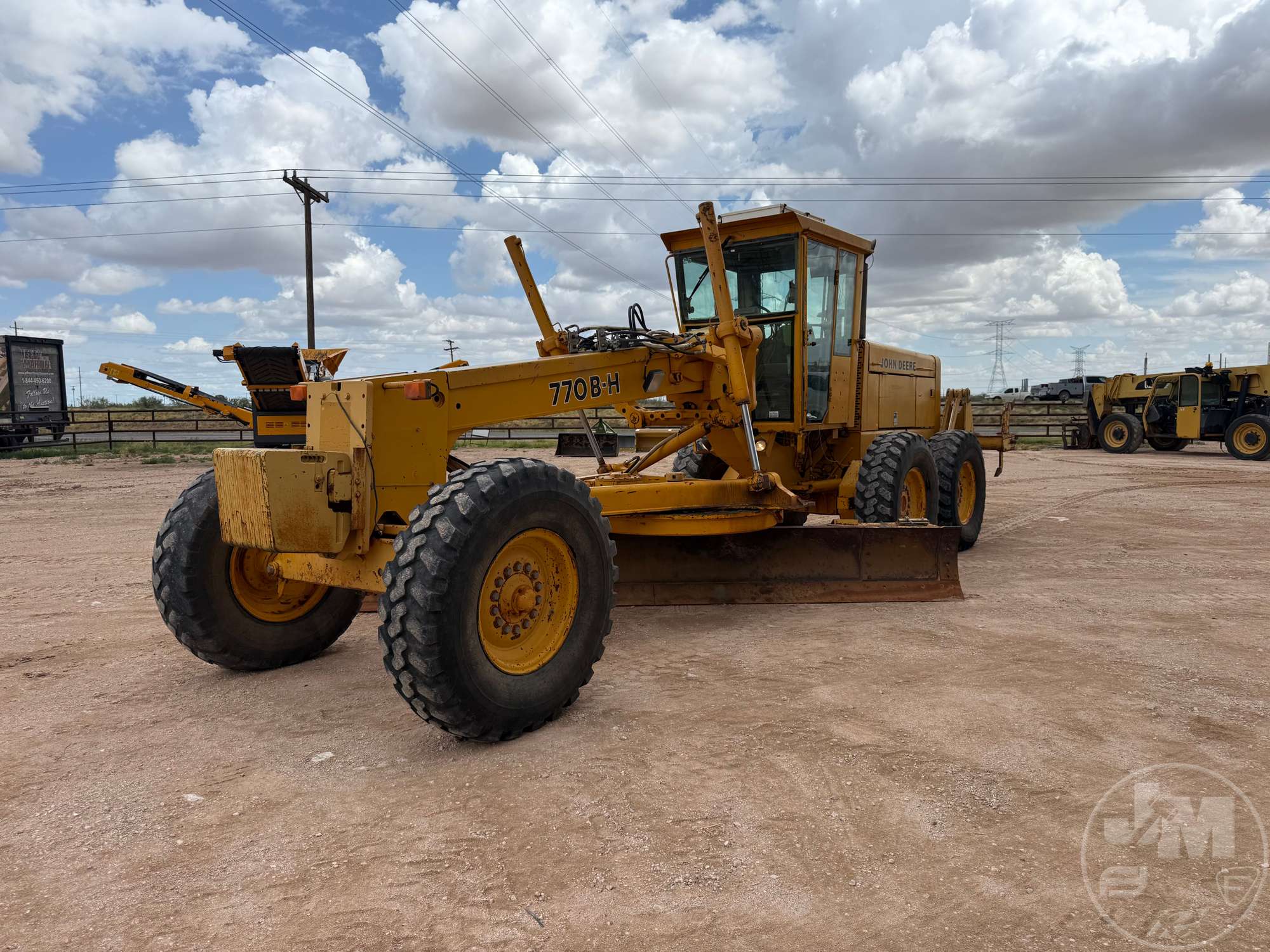Photo of a 1989 John Deere 770BH