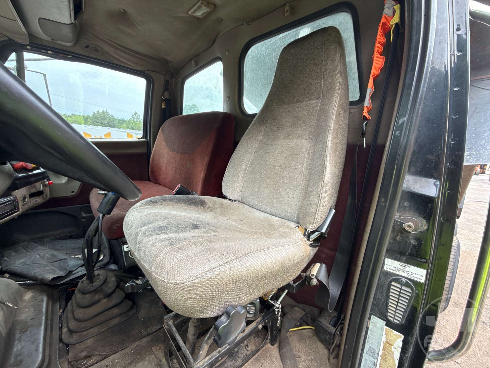 2001 Sterling 9500