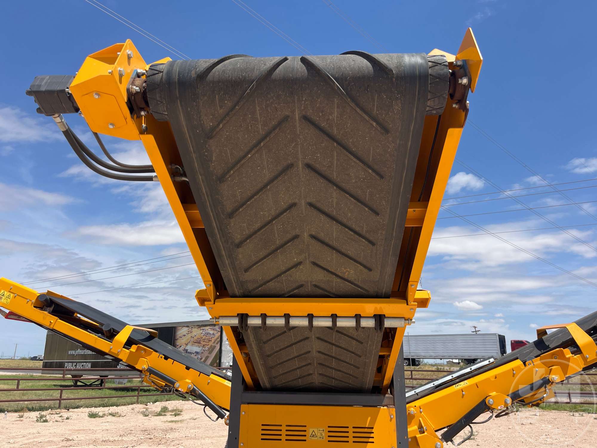 2025 Barford SR104T