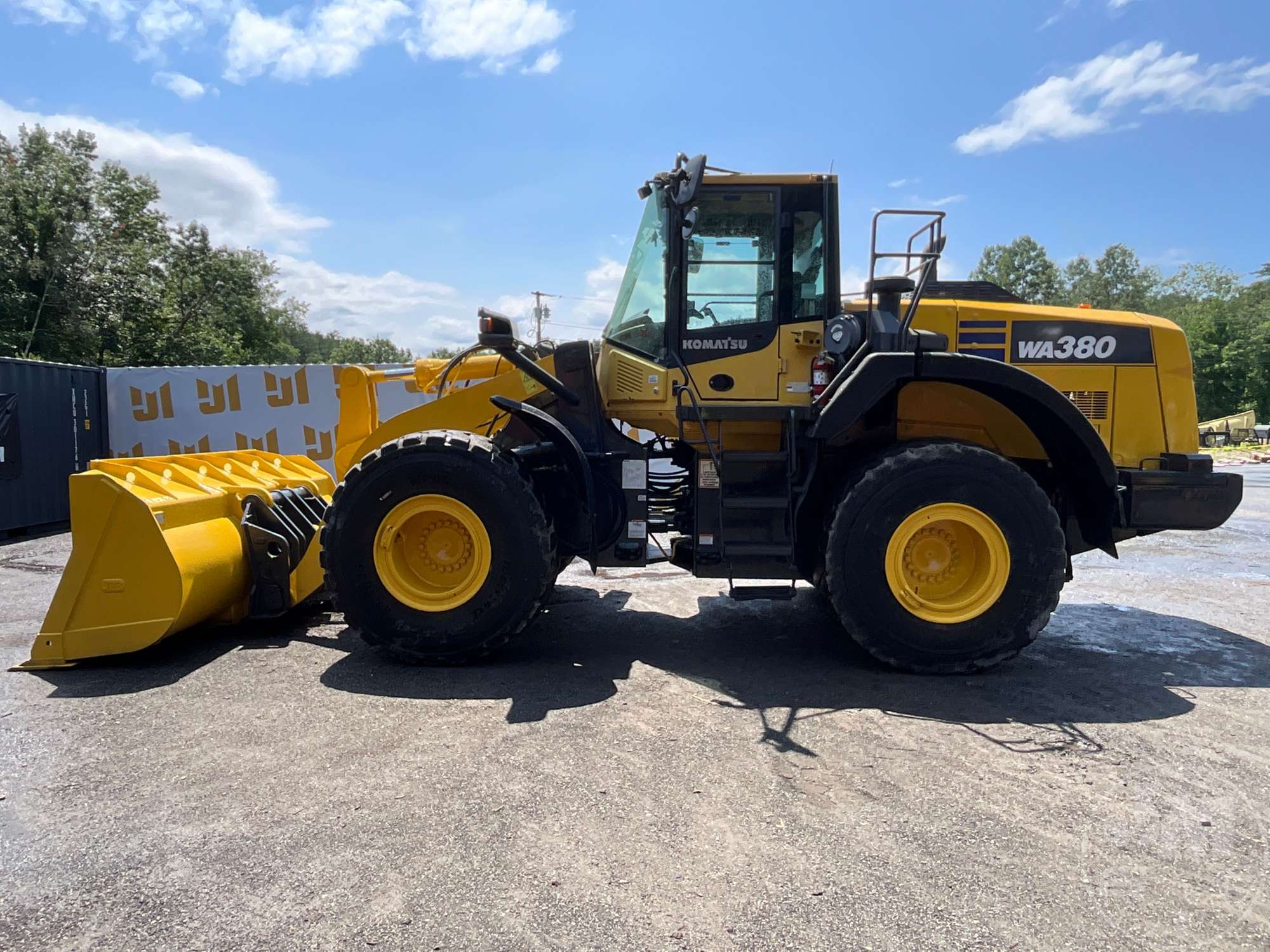 2016 Komatsu WA380-8
