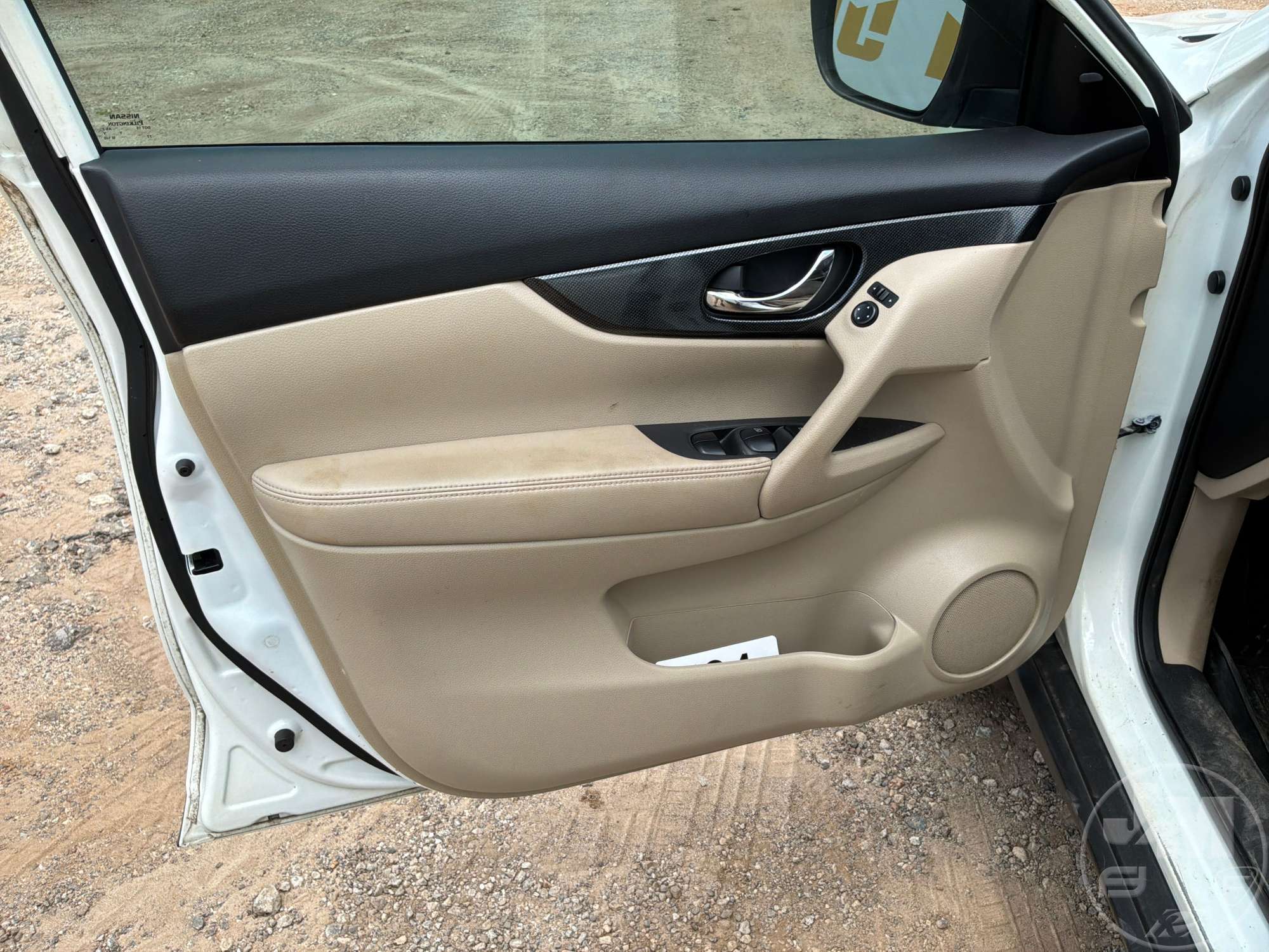 2016 Nissan ROGUE SL