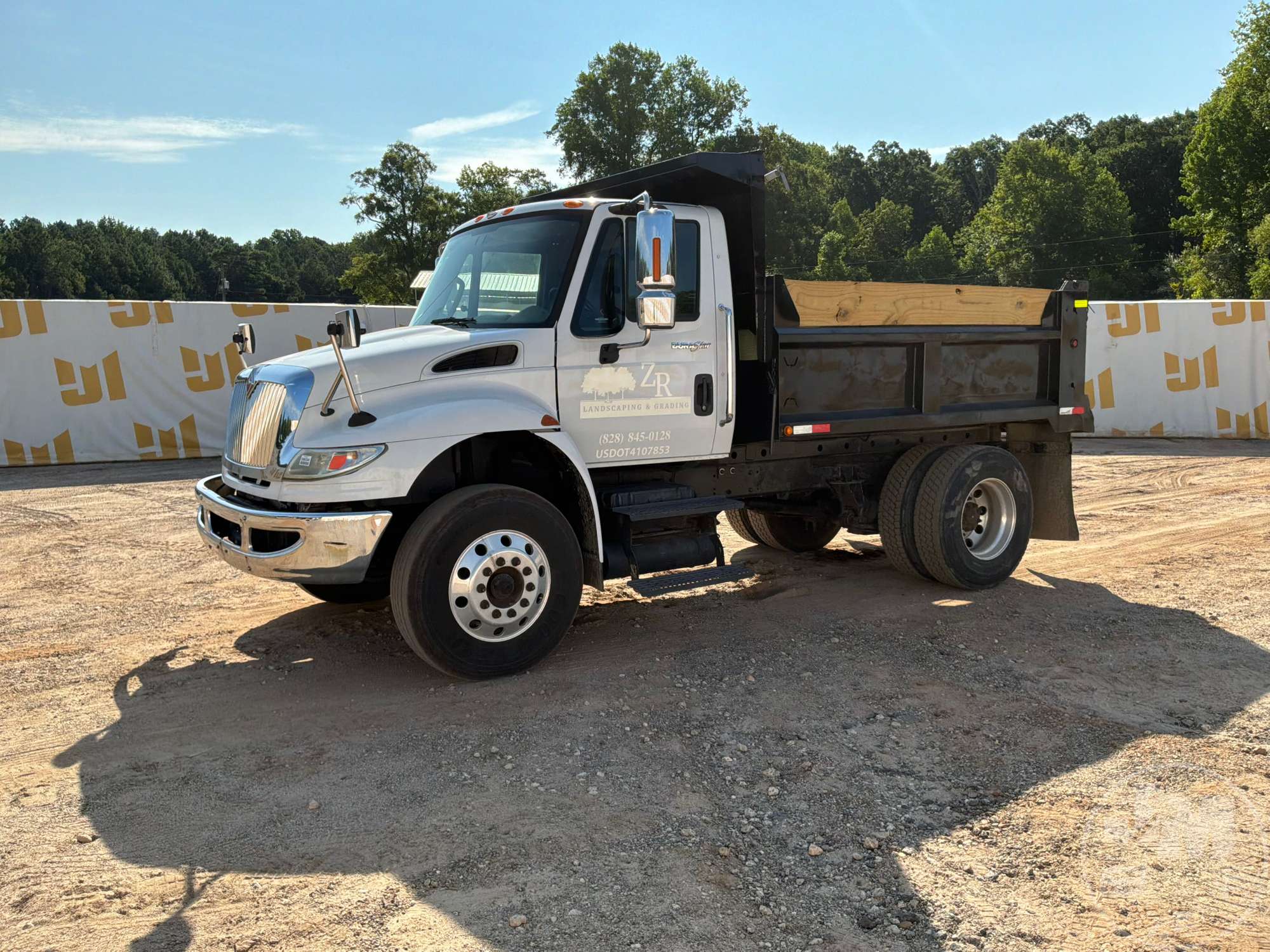Photo of 2013 International 4400