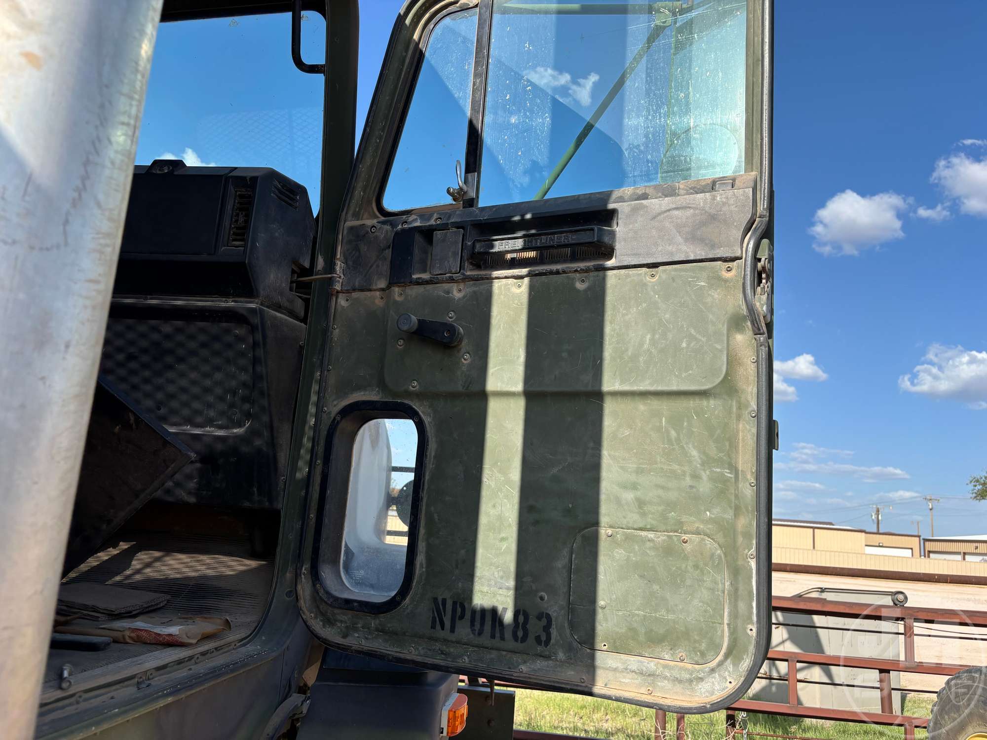 1992 Freightliner LONG CONV.