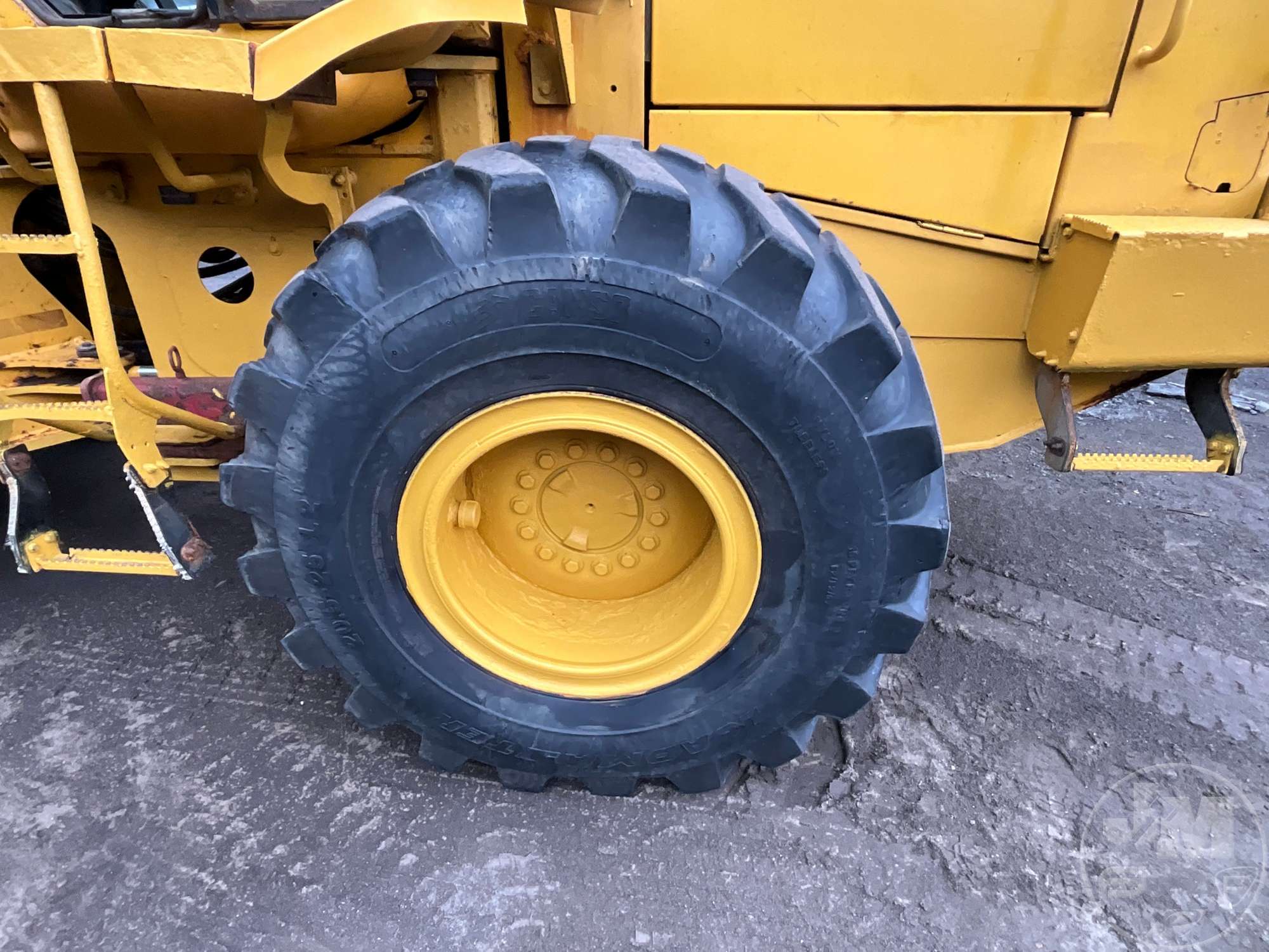 2001 John Deere TC54H