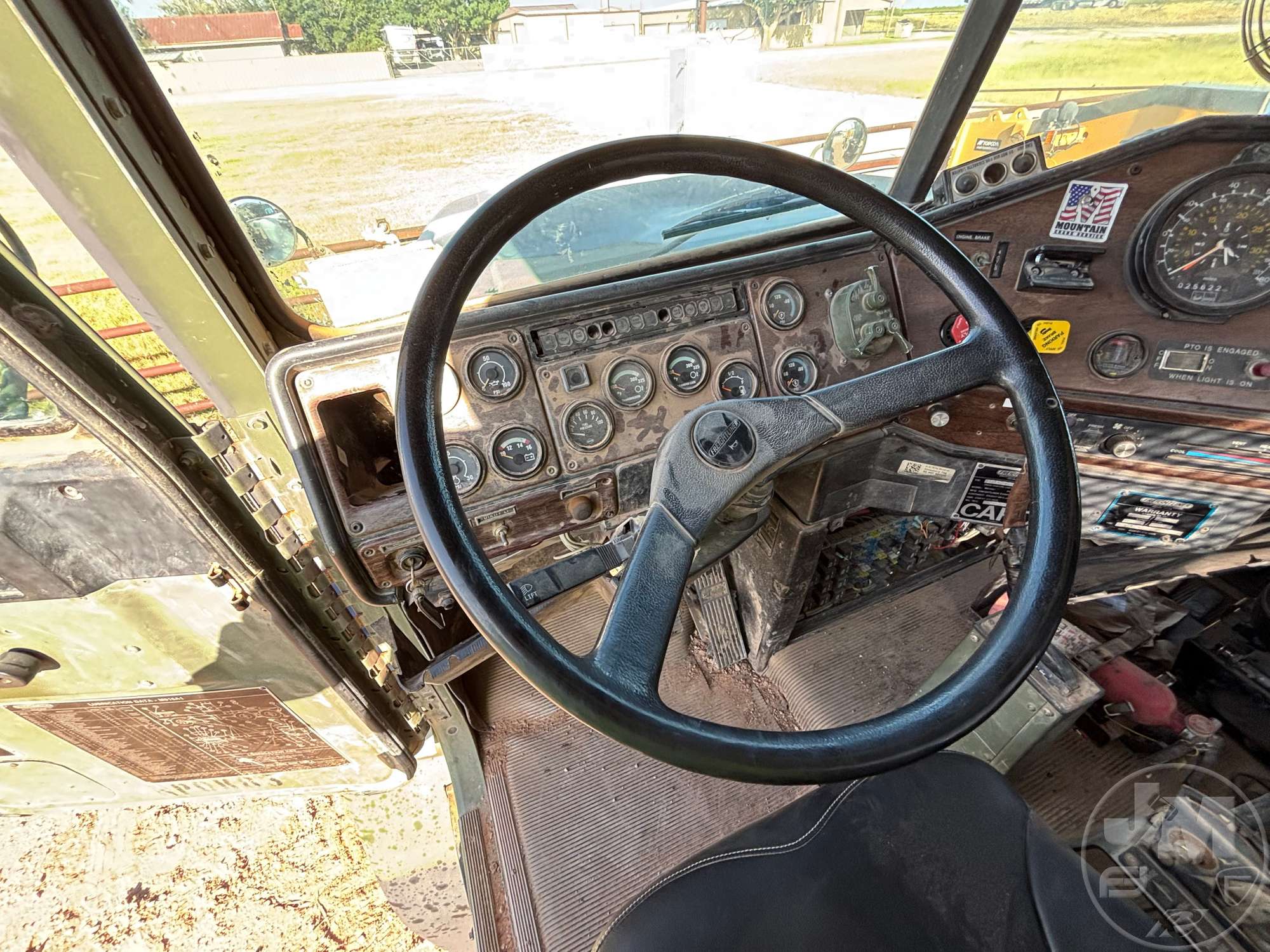1992 Freightliner LONG CONV.