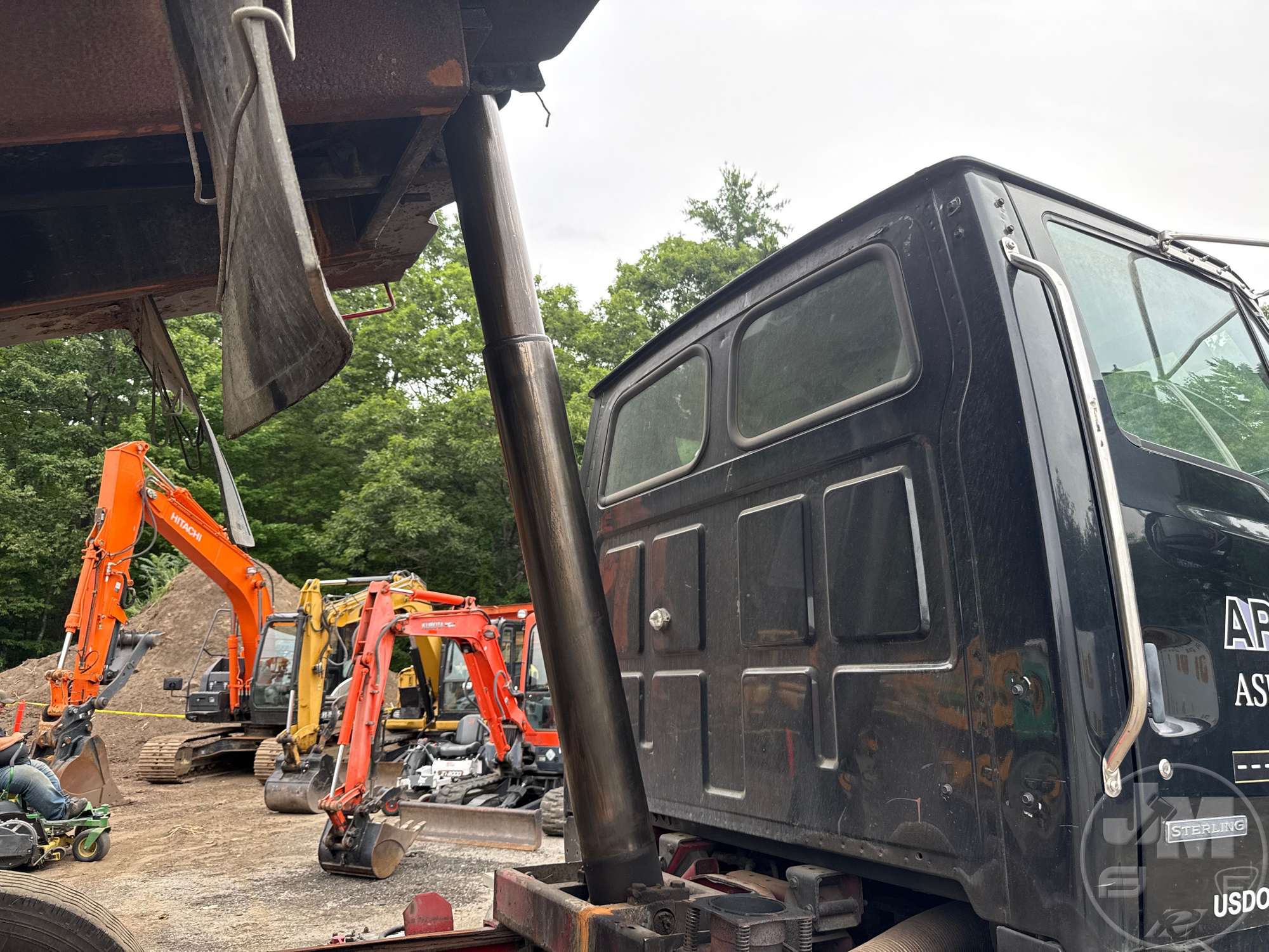 2001 Sterling 9500