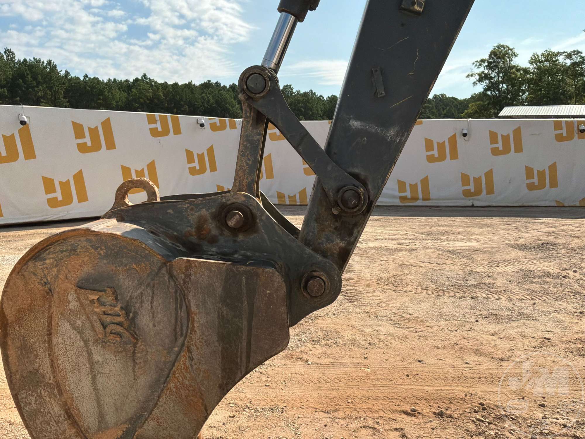 2016 John Deere 135G
