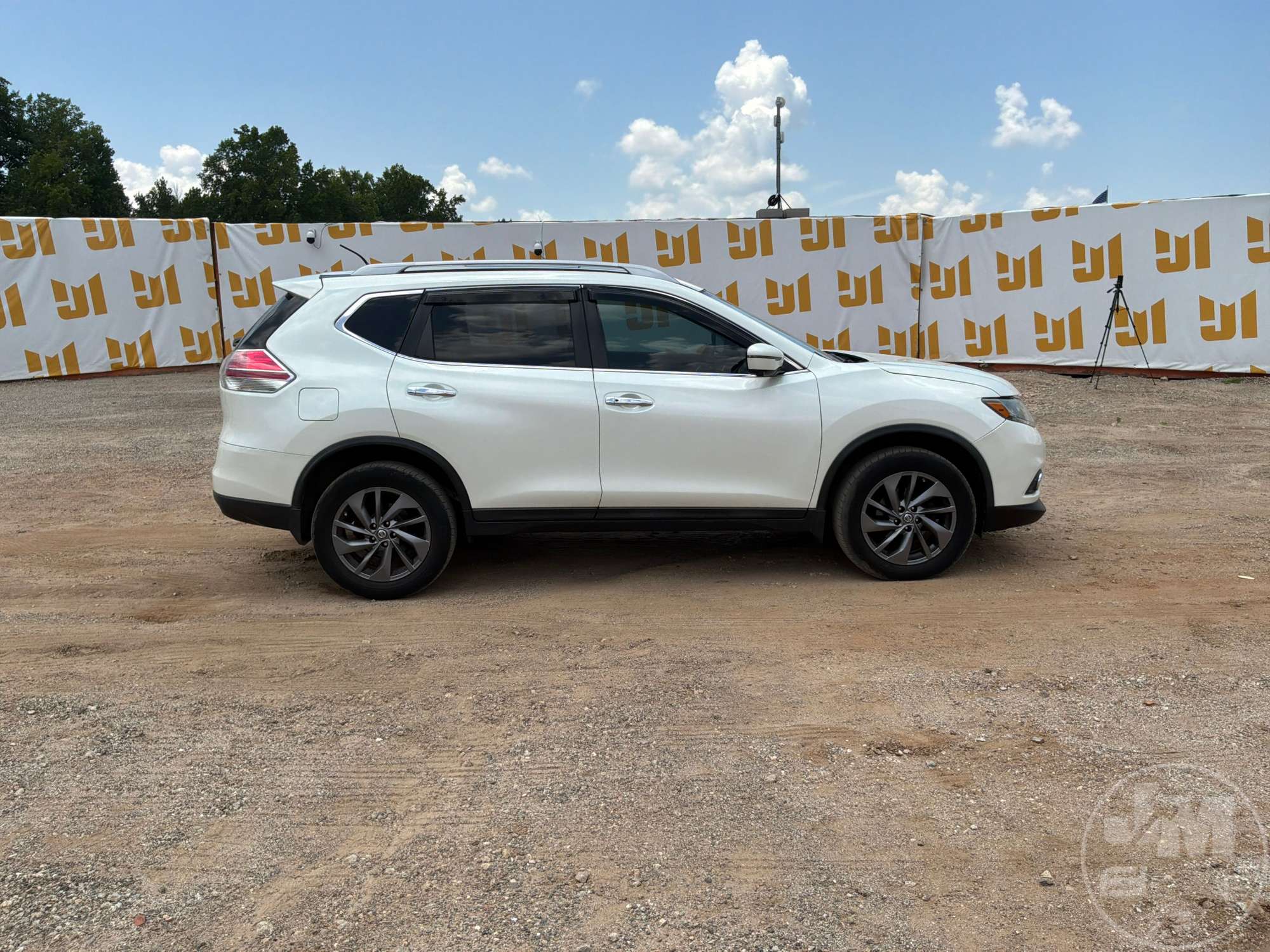 2016 Nissan ROGUE SL