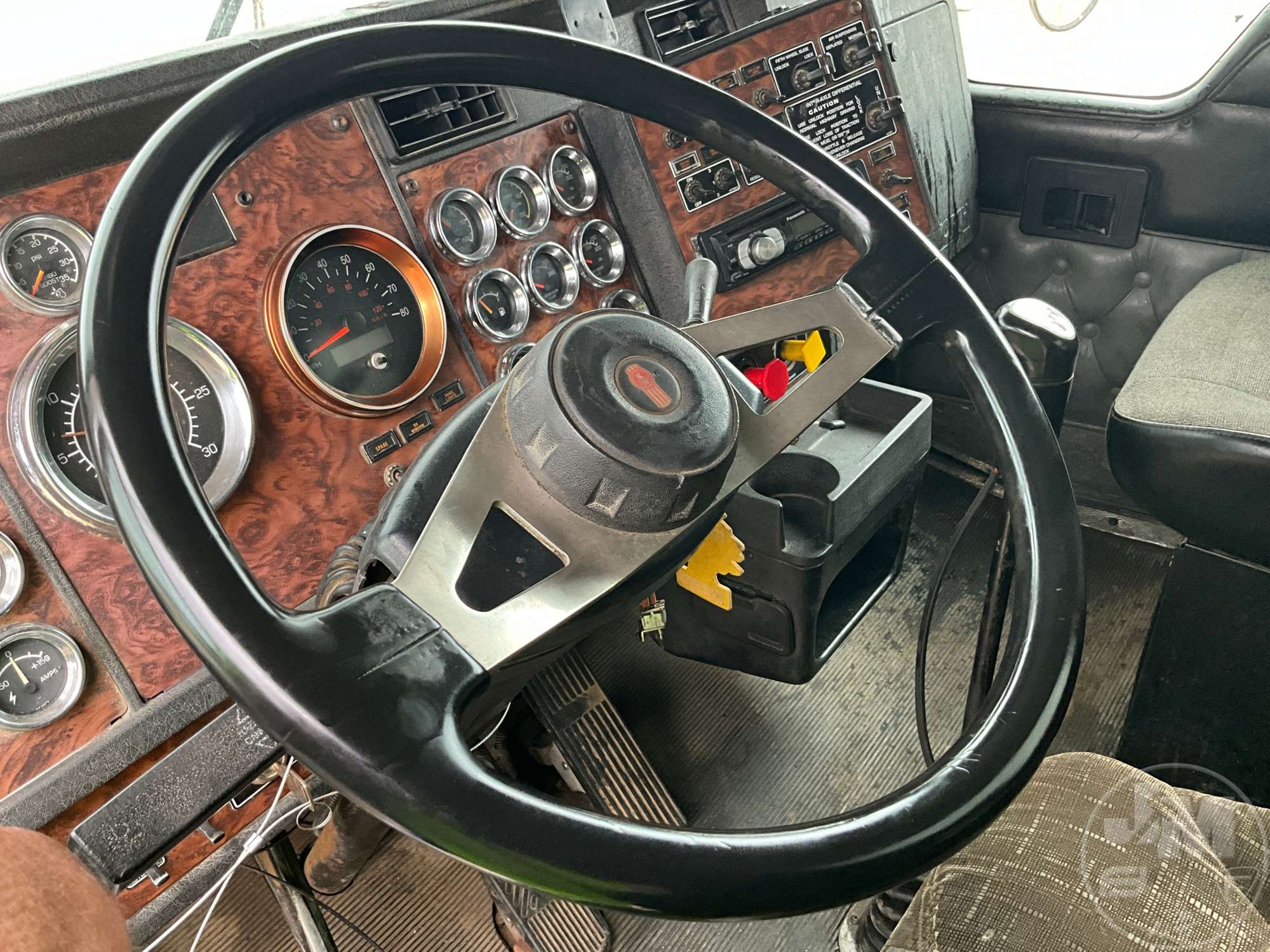 2001 Kenworth T800