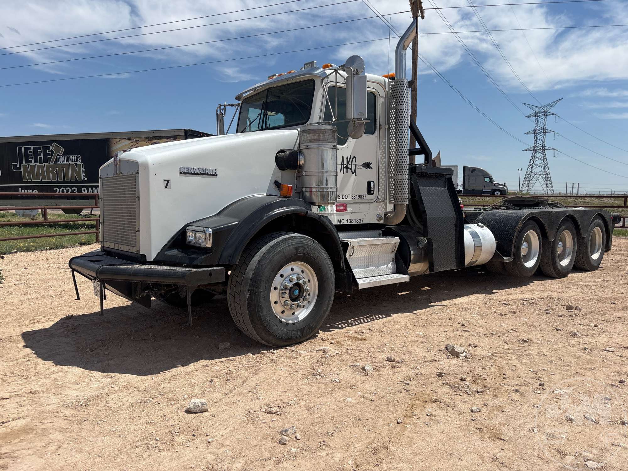 Photo of a 2013 Kenworth T8