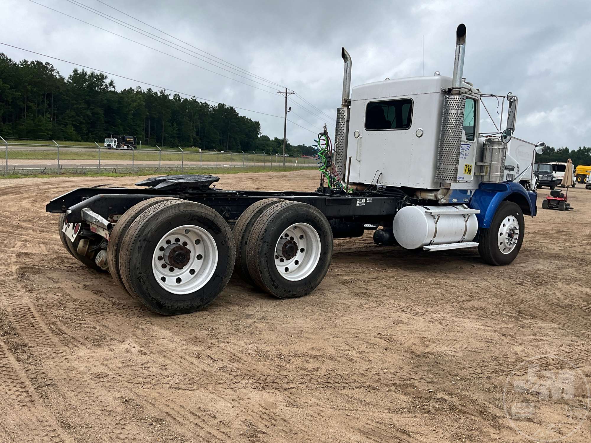 2001 Kenworth T800