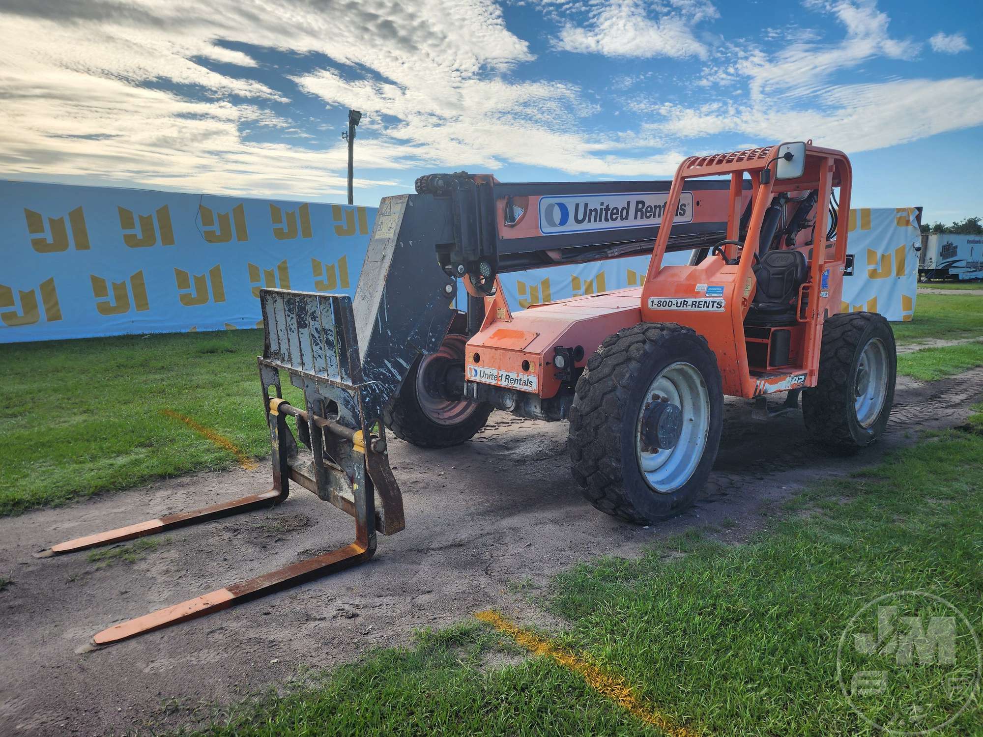 Photo of a 2017 JLG 6042