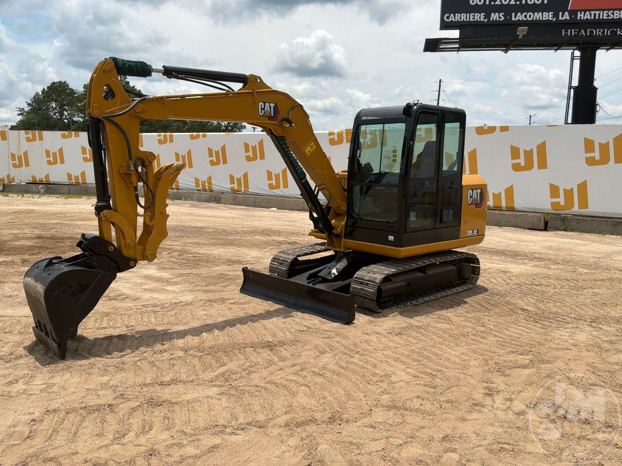 Photo of a  Caterpillar 30550