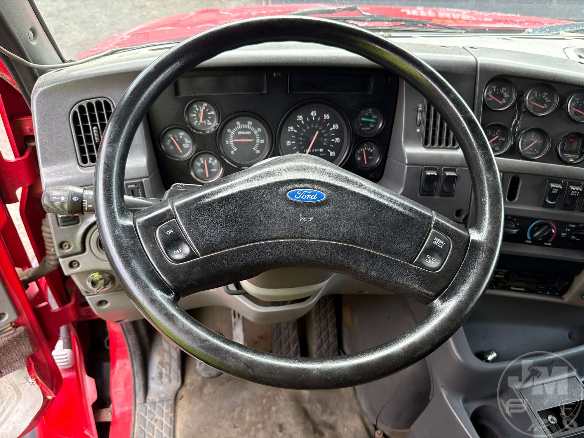 1998 Ford LT9513