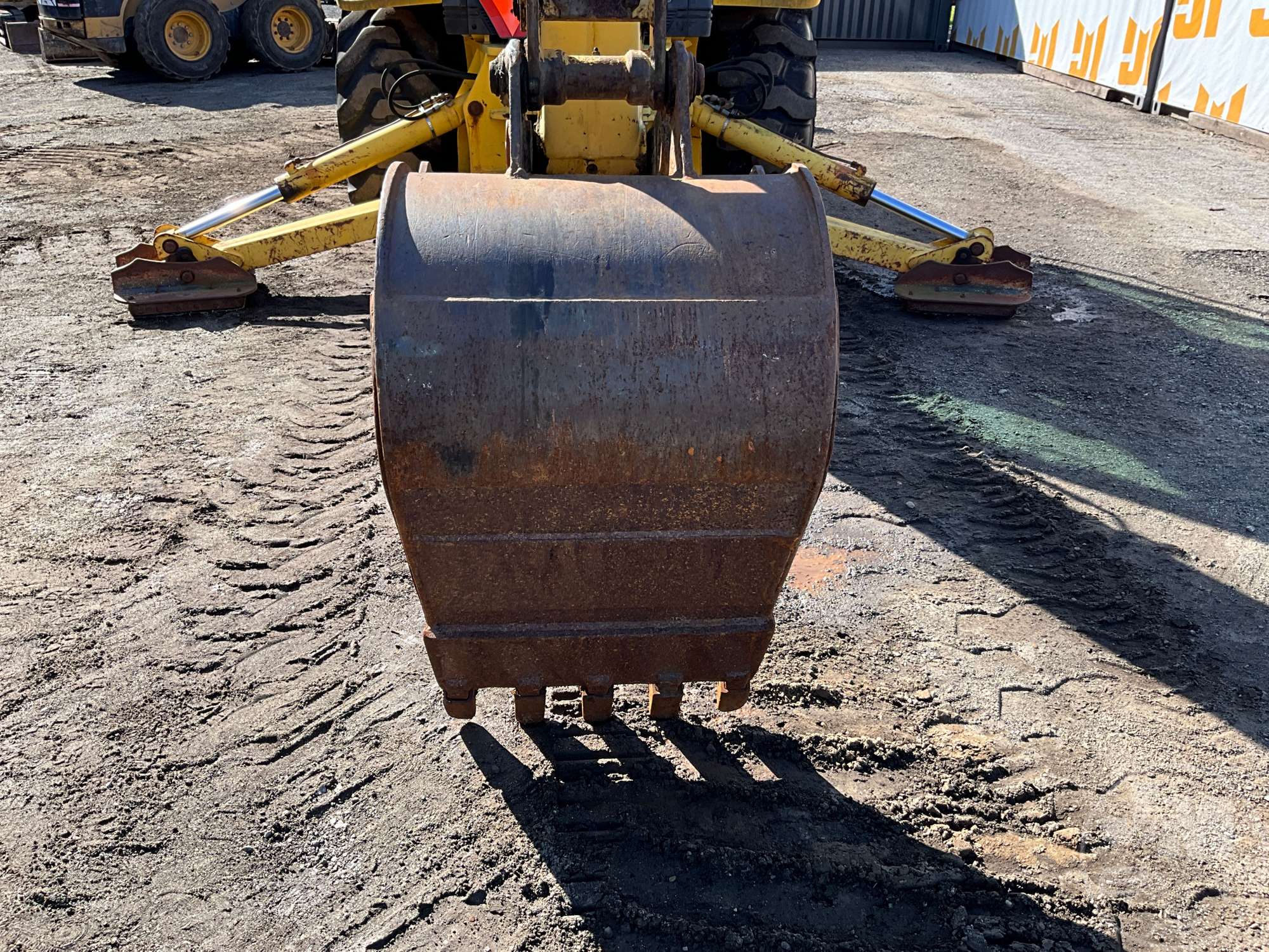 2004 New Holland LB75.B