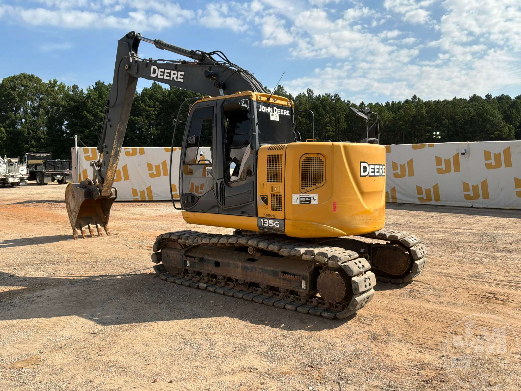 2016 John Deere 135G