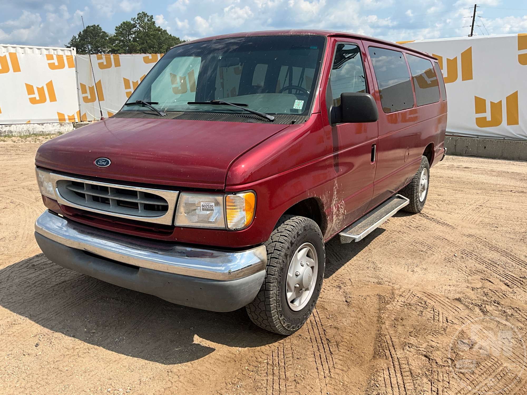 Photo of 1998 Ford E-350 CLUB WAGON XLT PASSENGER VAN