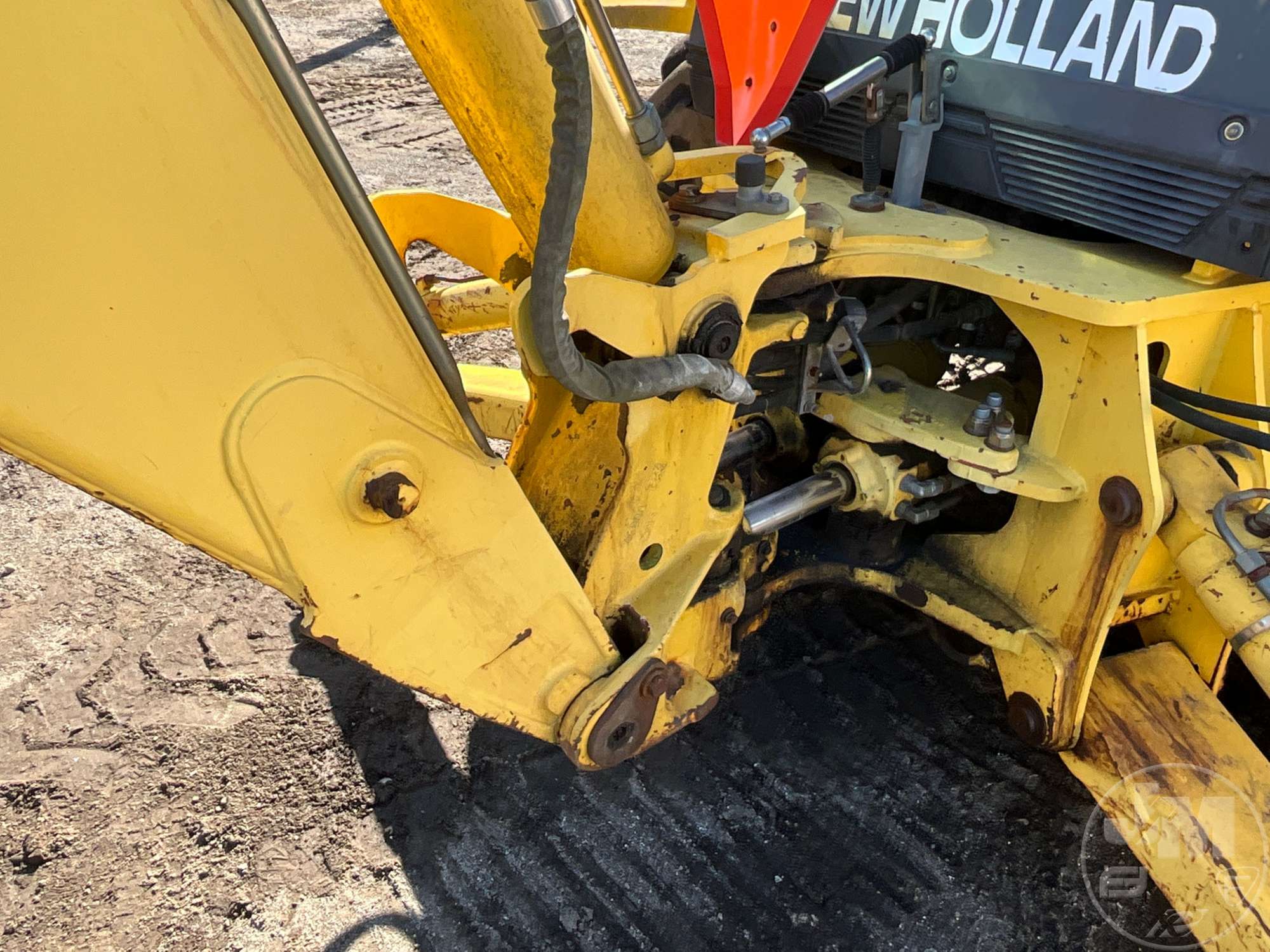 2004 New Holland LB75.B