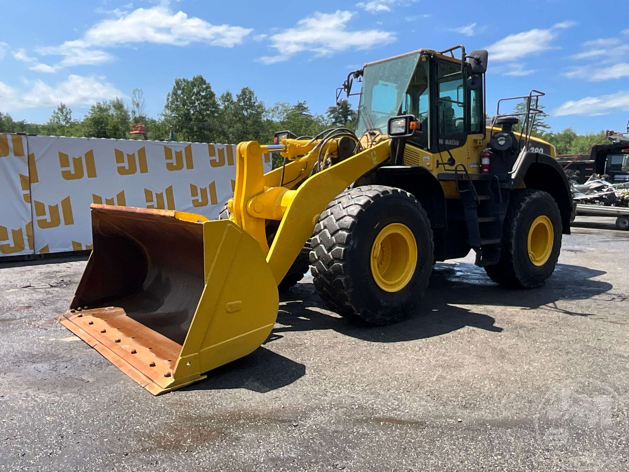 Photo of 2016 Komatsu WA380-8