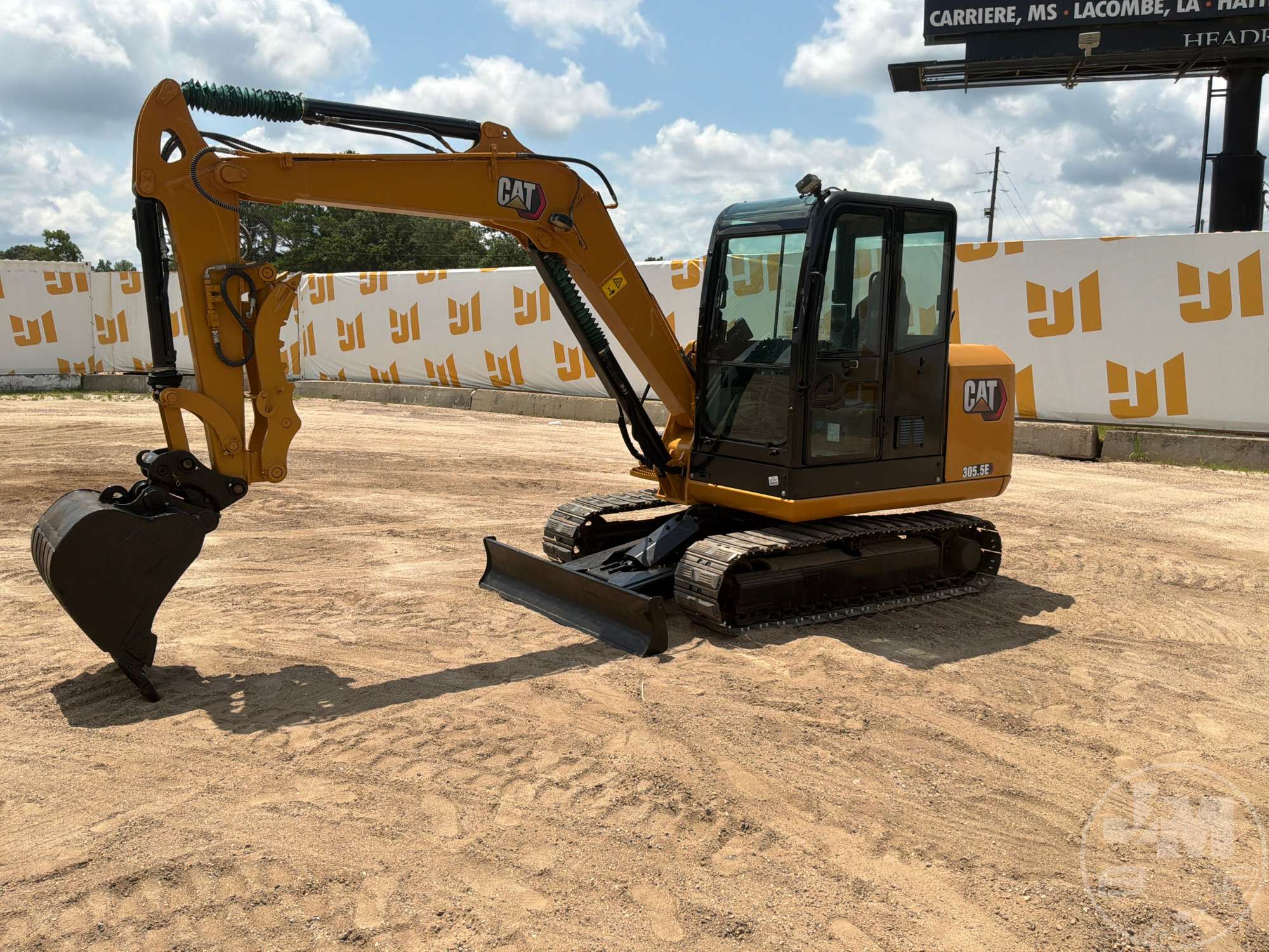 Photo of a  Caterpillar 30550
