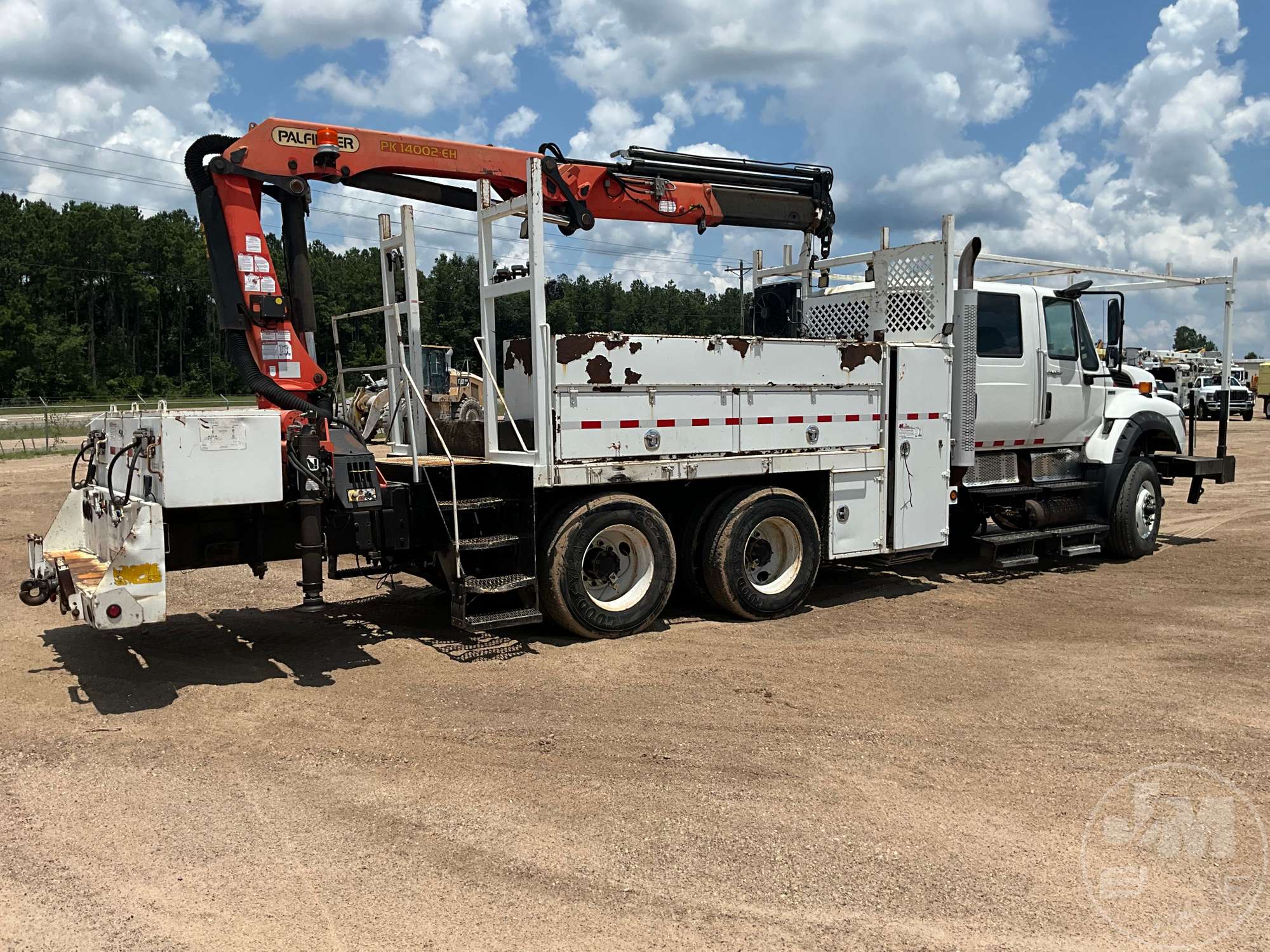 2012 International 7600 SBA