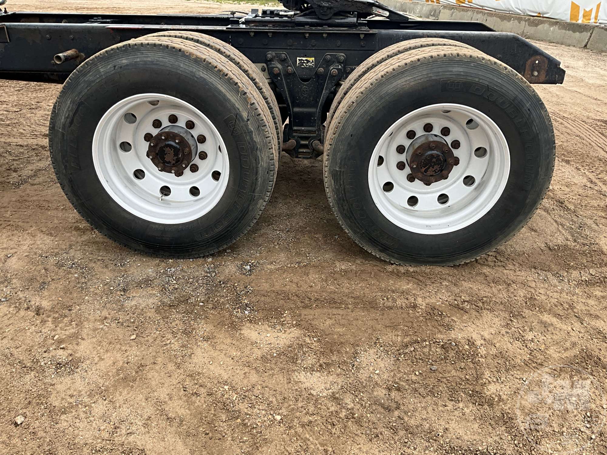 2001 Kenworth T800