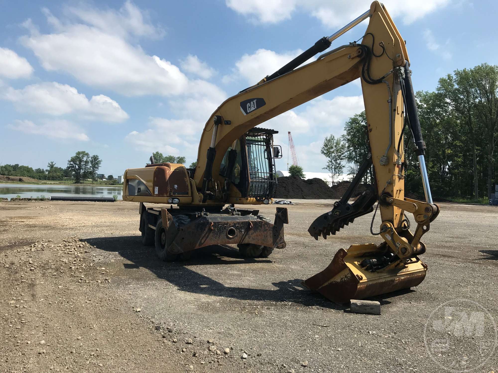 Photo of a  Caterpillar M322D