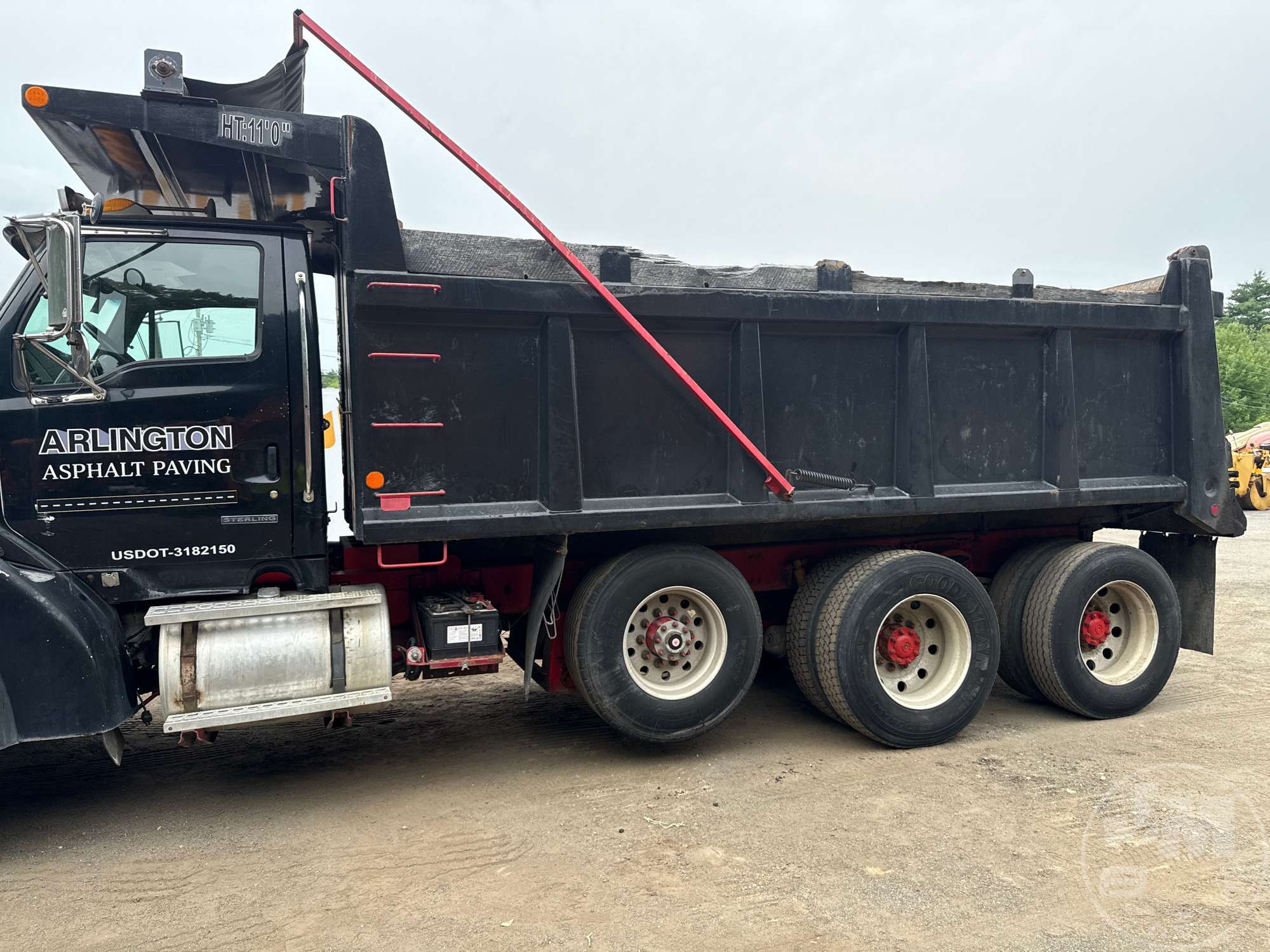 2001 Sterling 9500