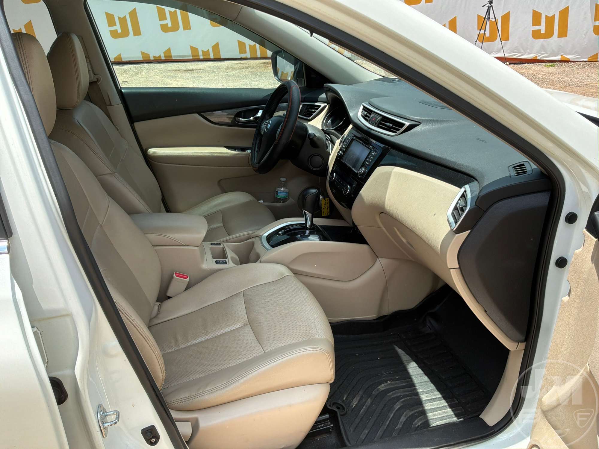 2016 Nissan ROGUE SL
