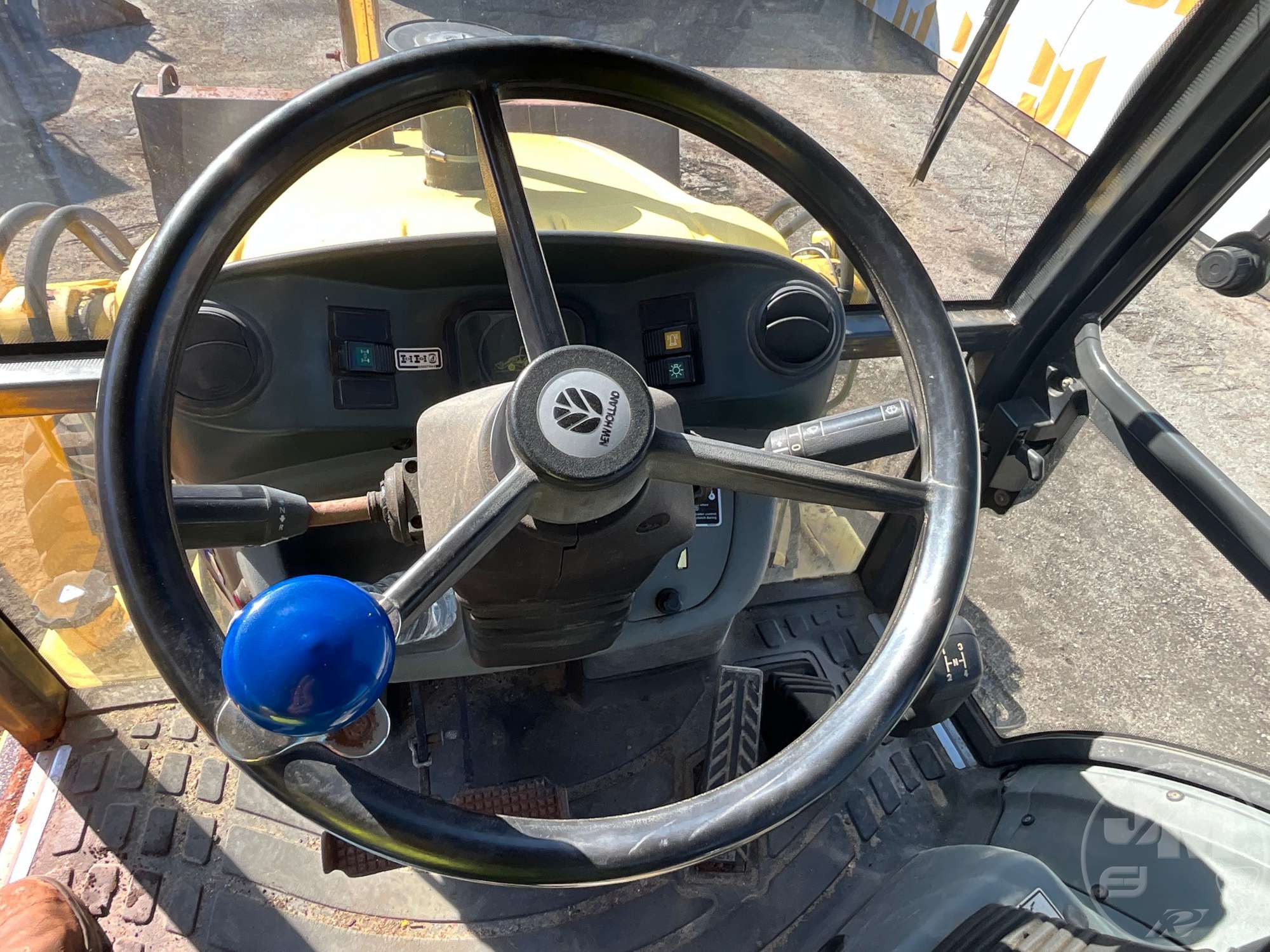 2004 New Holland LB75.B