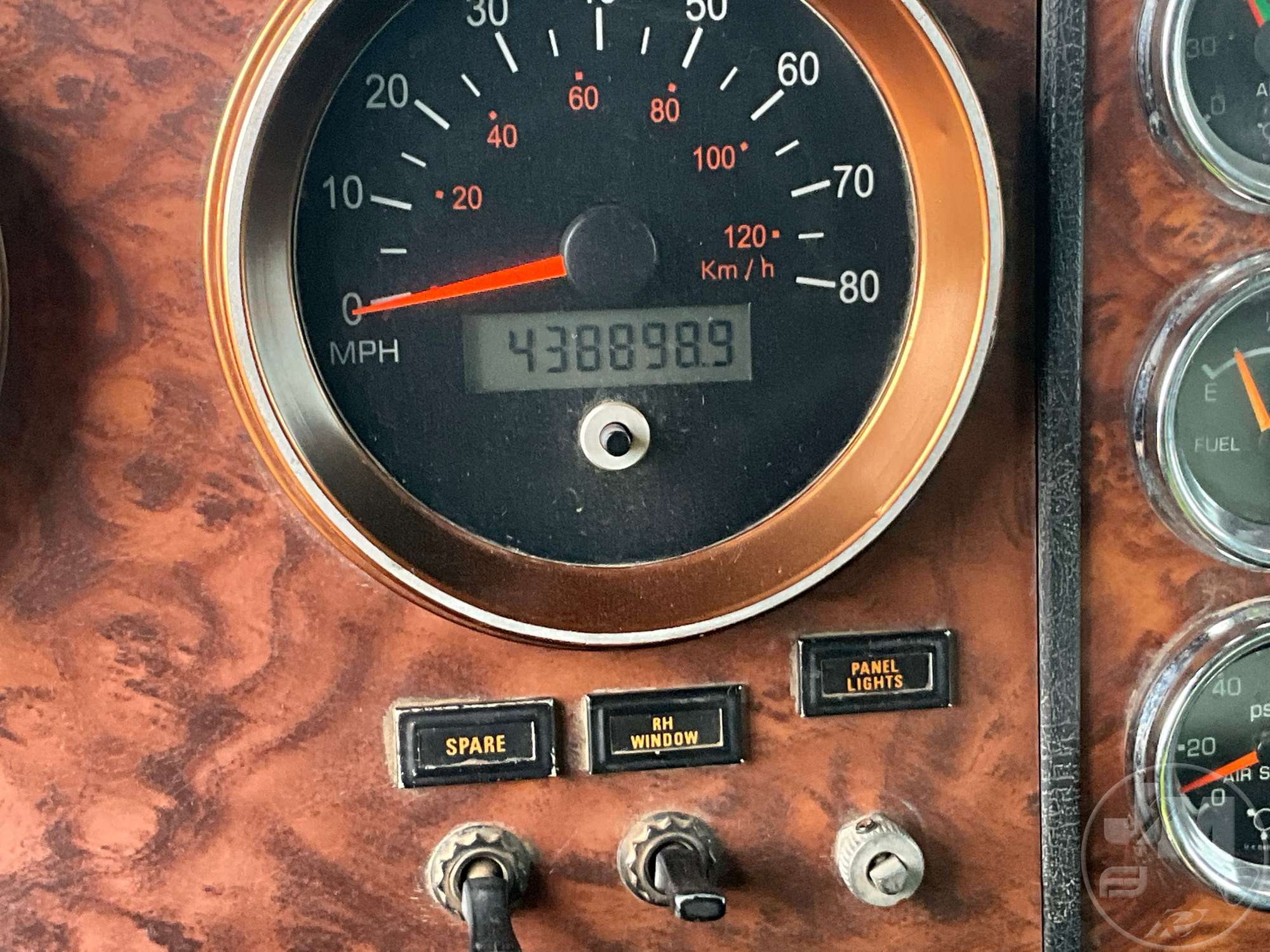 2001 Kenworth T800