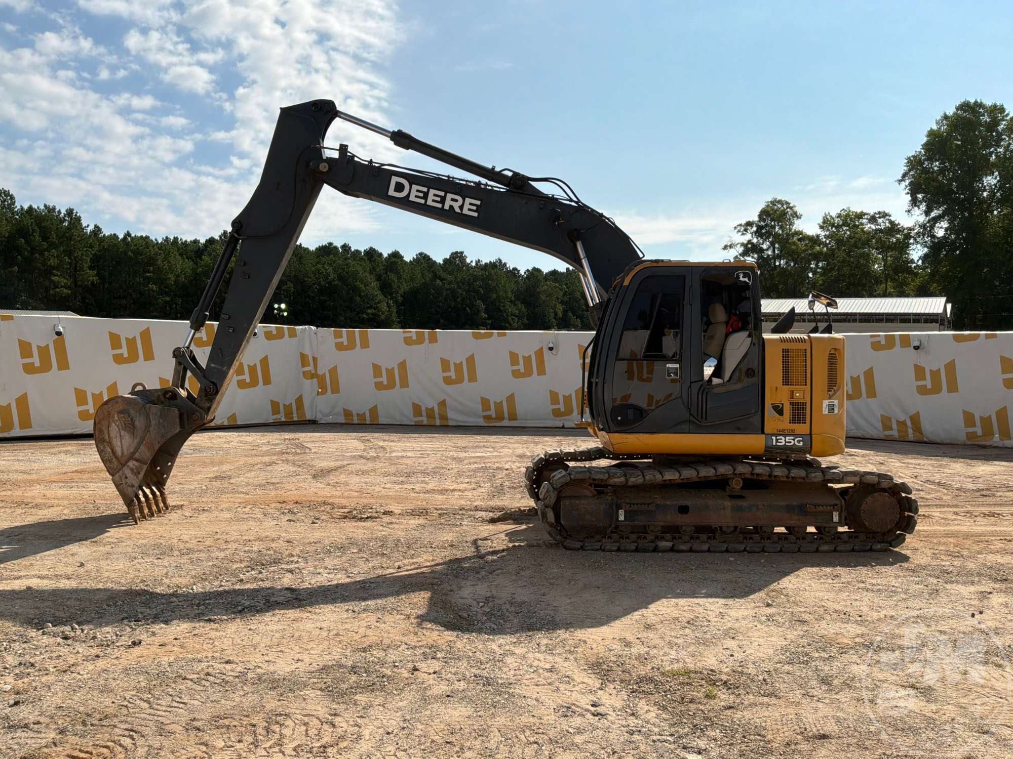 2016 John Deere 135G