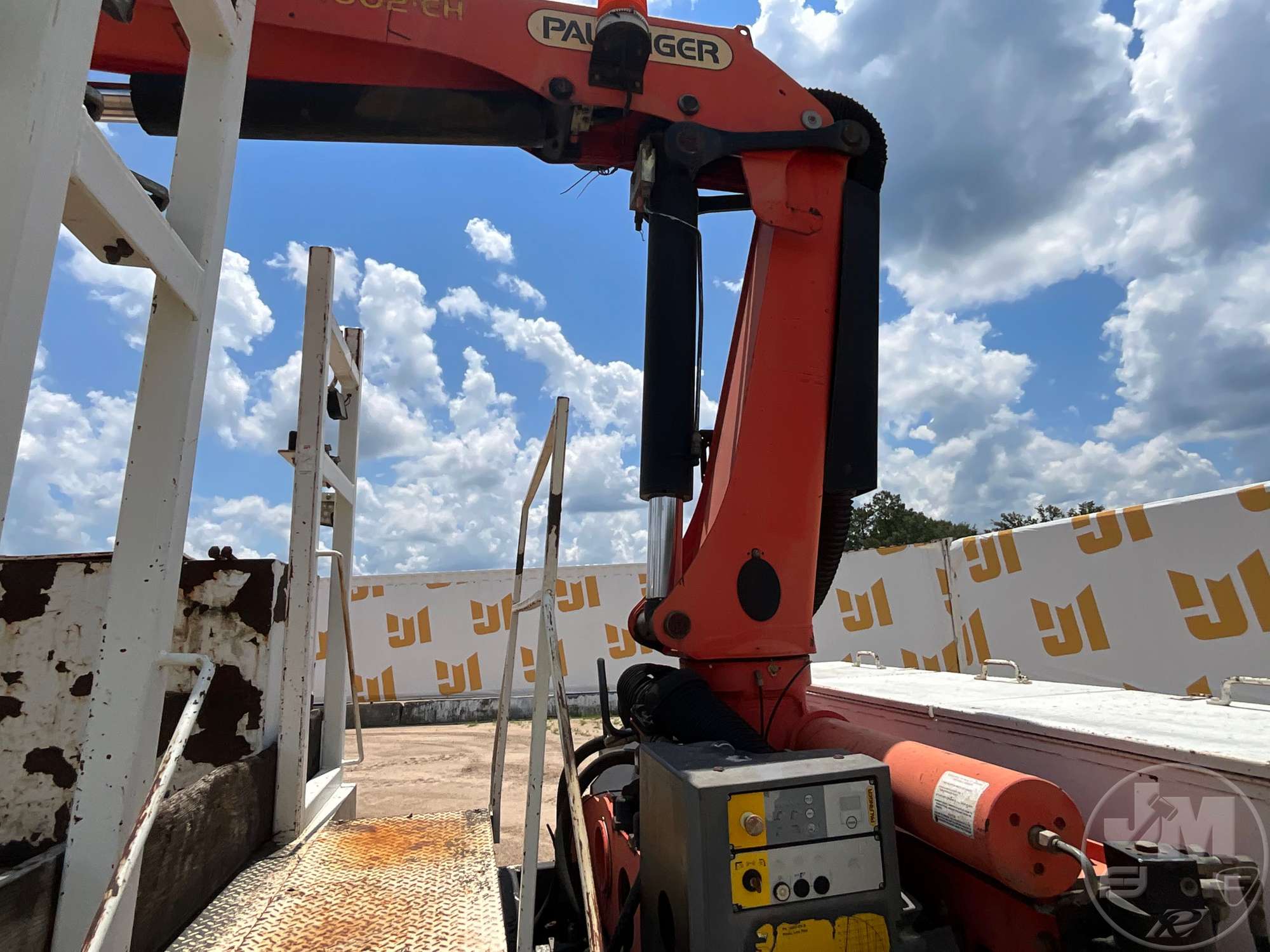 2012 International 7600 SBA
