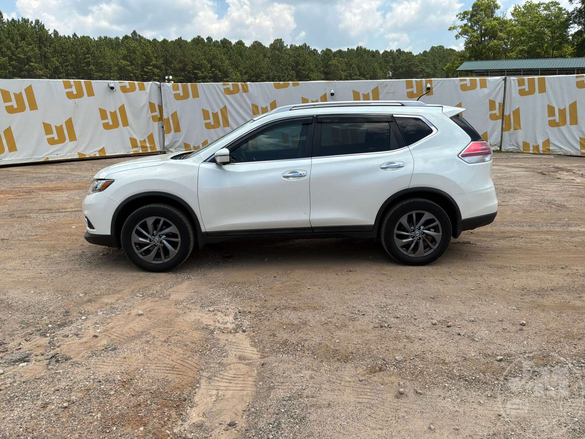 2016 Nissan ROGUE SL