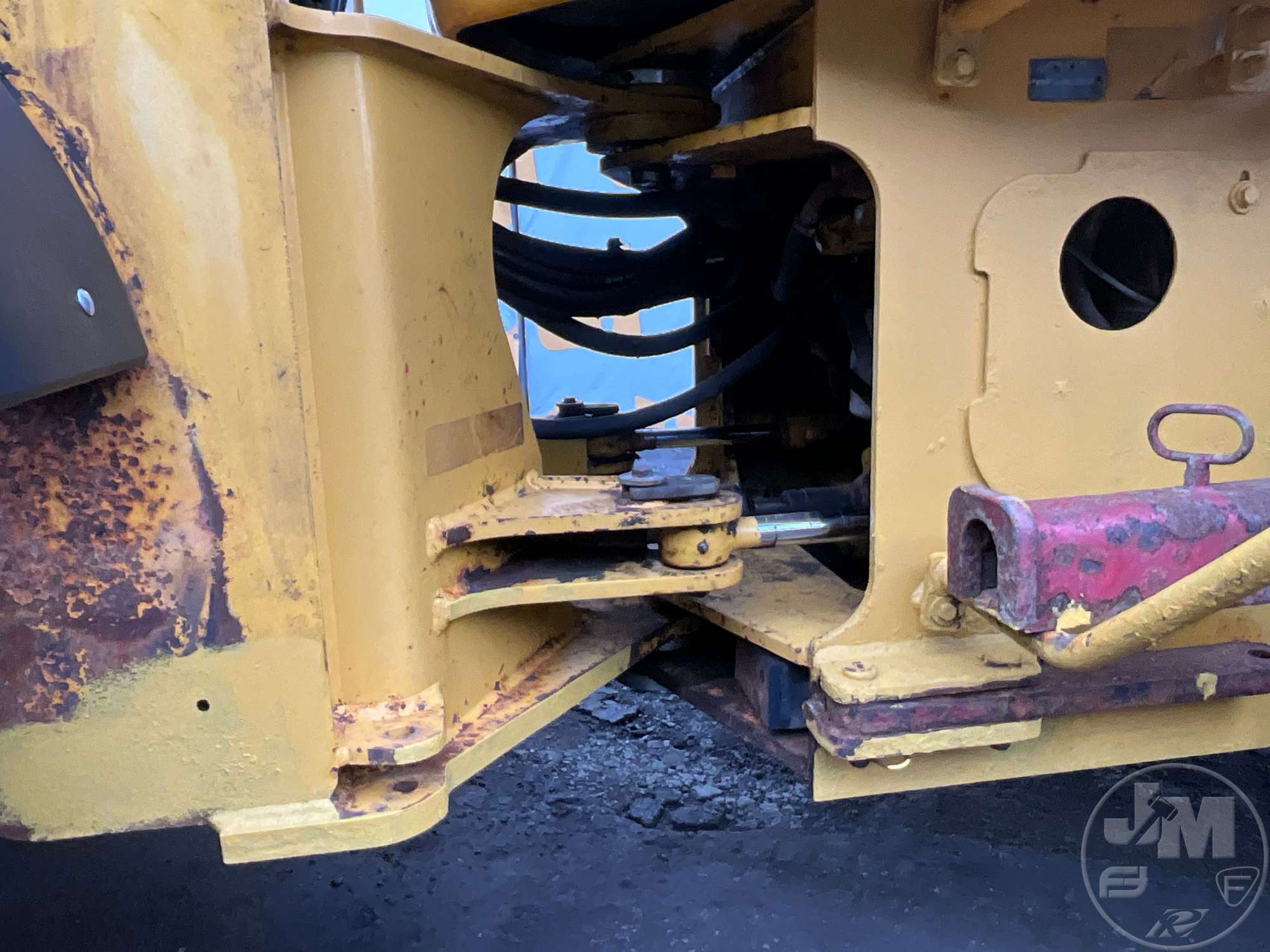 2001 John Deere TC54H