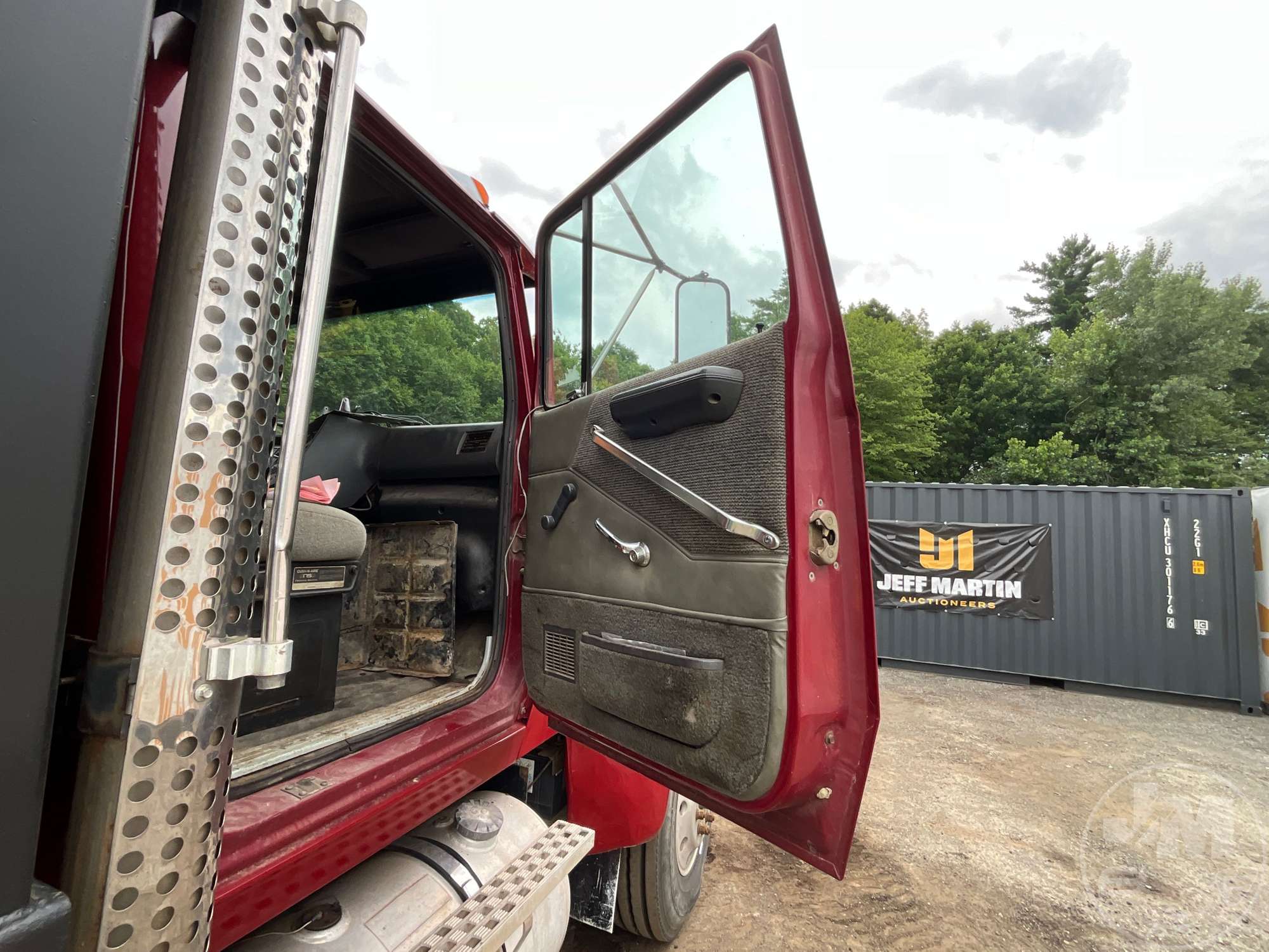 1996 Ford LTL9000