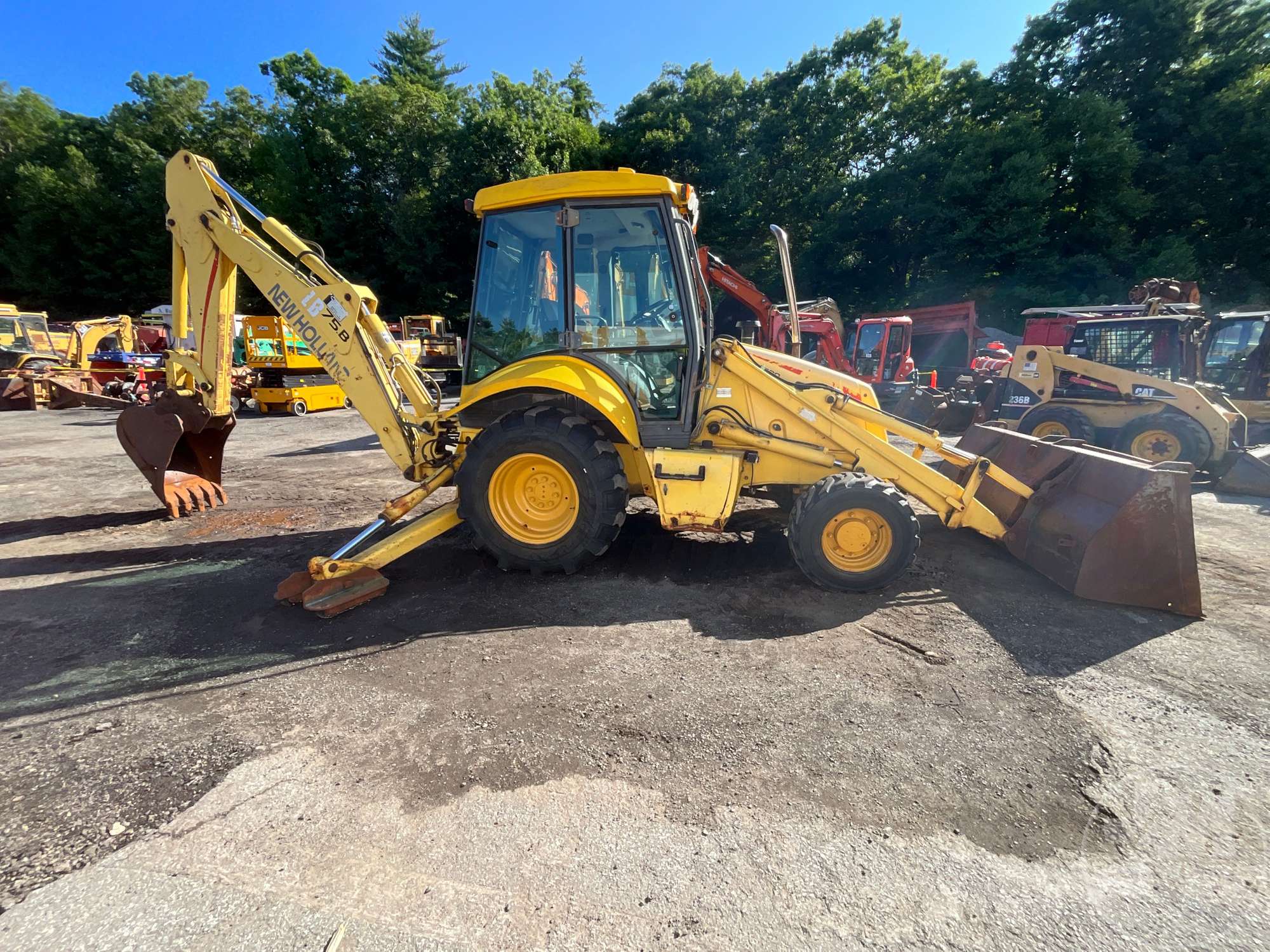 2004 New Holland LB75.B