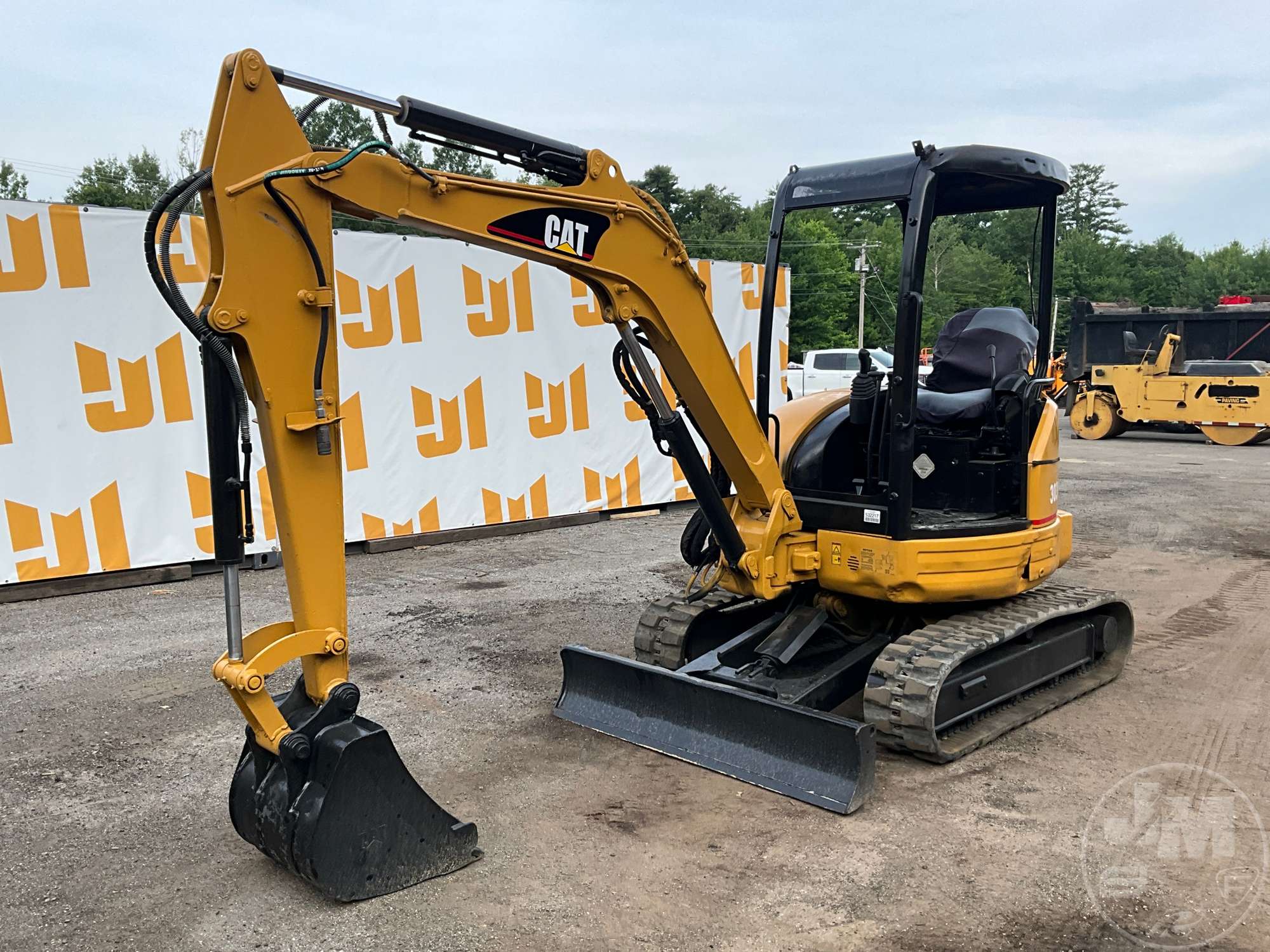 Photo of a 2005 Caterpillar 303CR