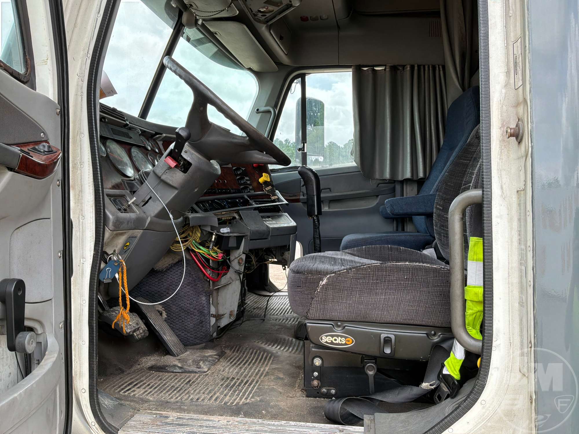 2001 Freightliner CST120
